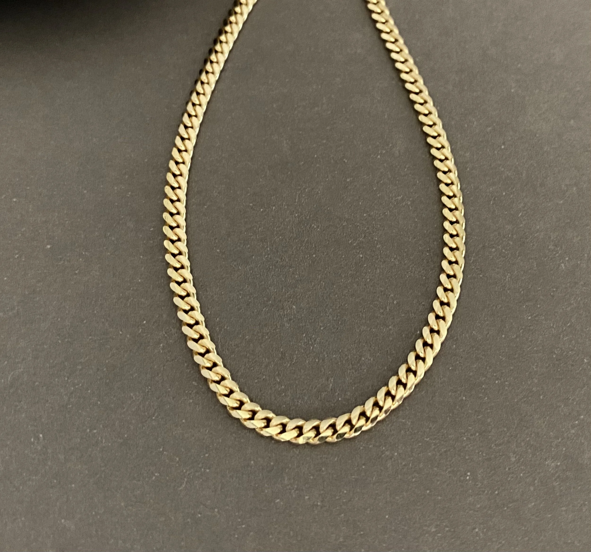 04028AF1-5DB3-475A-8301-7814BCE11F72