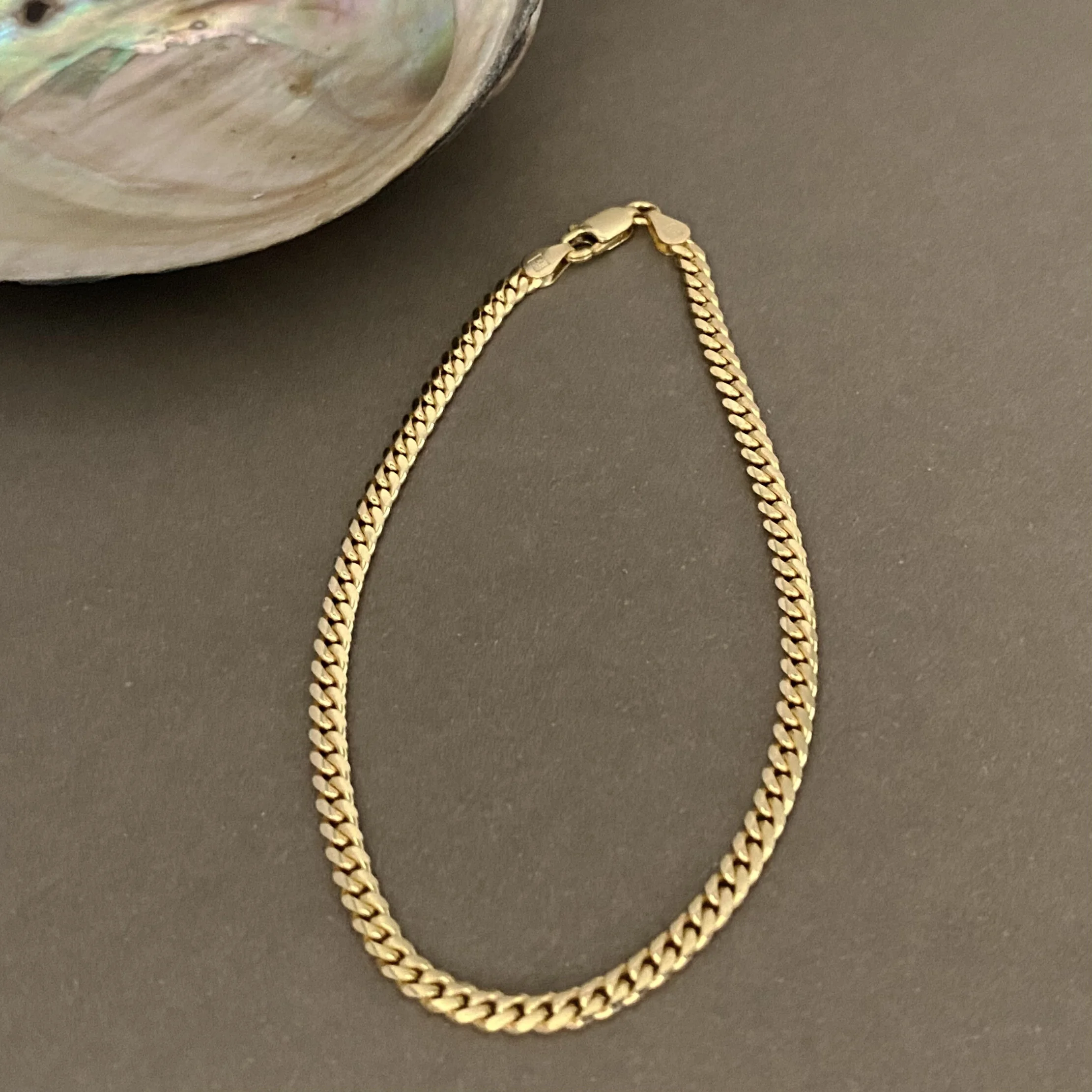 4750F678-6CAF-40EF-8642-0A2C43C58329