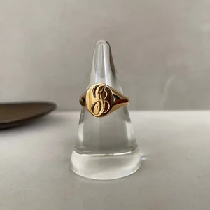 18K Classic Oval Signet Ring — JANA TURNER FINE JEWELRY