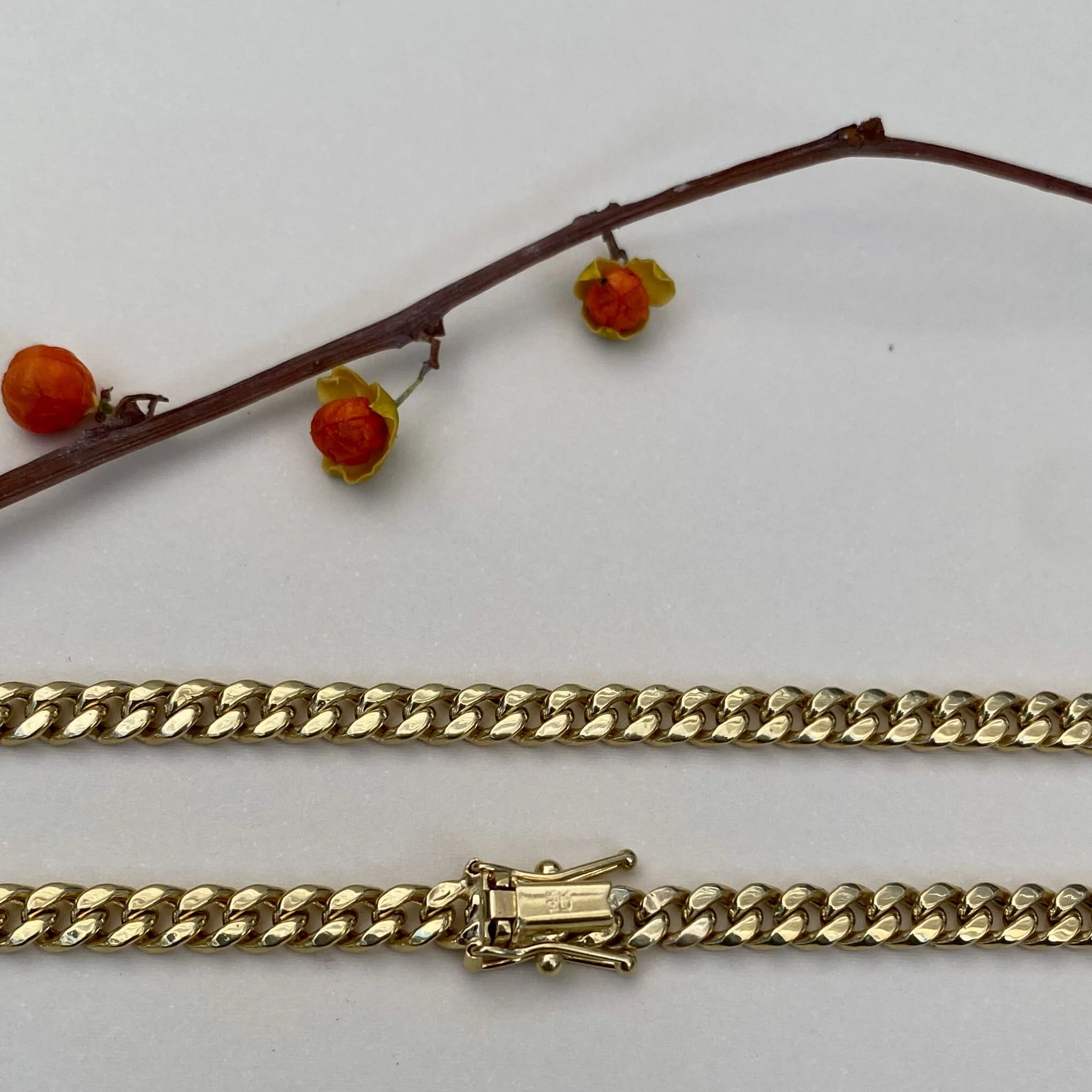 7A9454F0-41A4-4B15-AB32-D40200036EA6