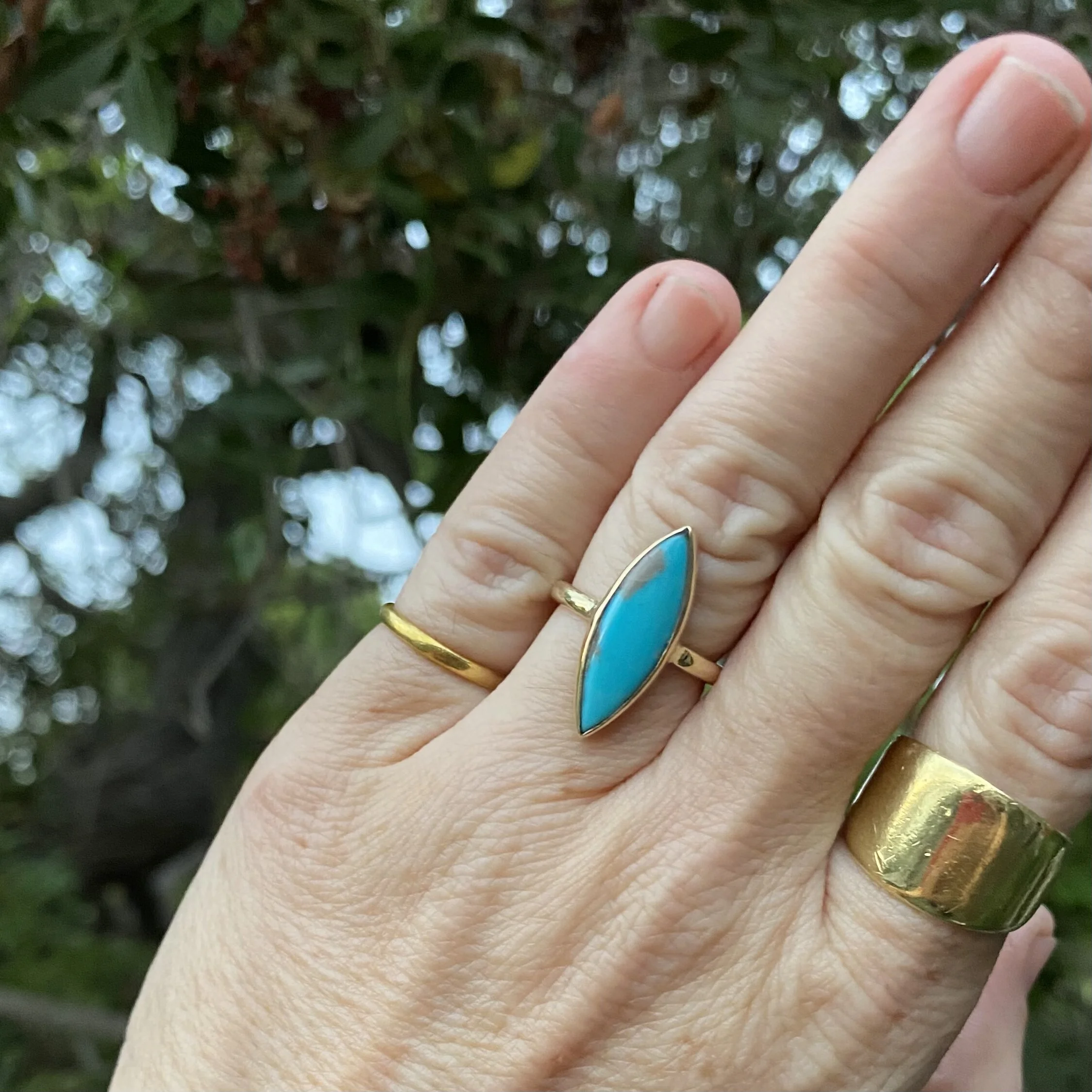 EAE5B714-C4A9-4E15-A14F-047C4ECD040F