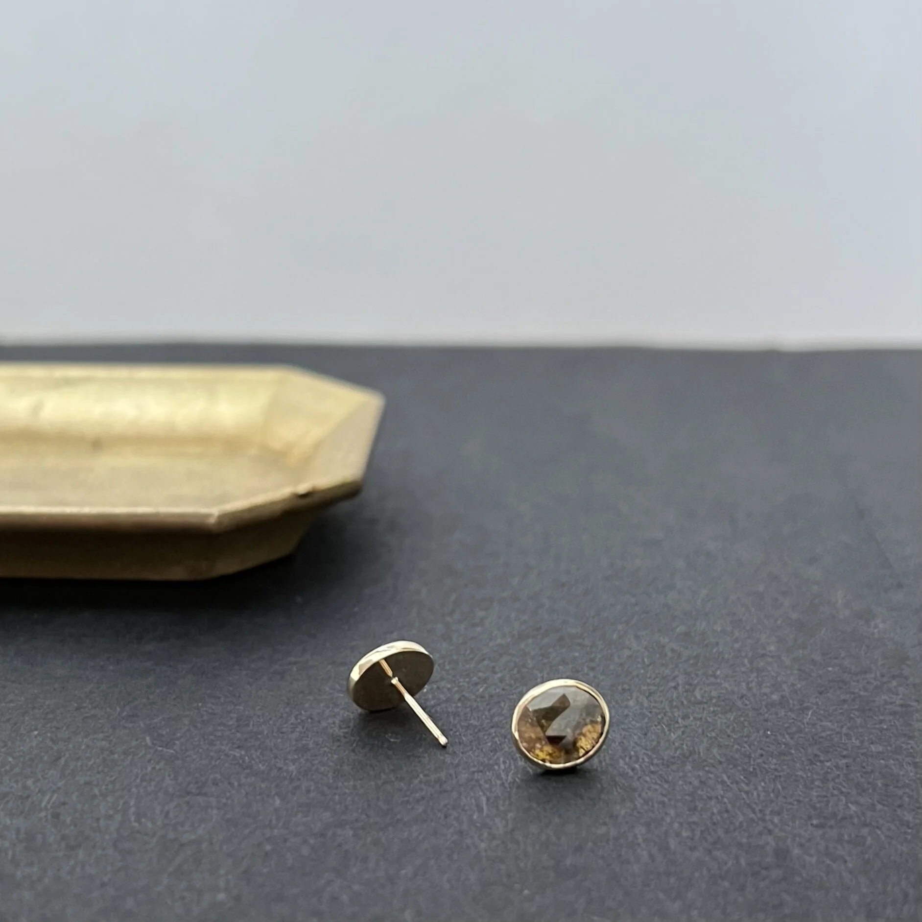 DC70C331-27CE-4D8B-B7A7-7E9951D354DB