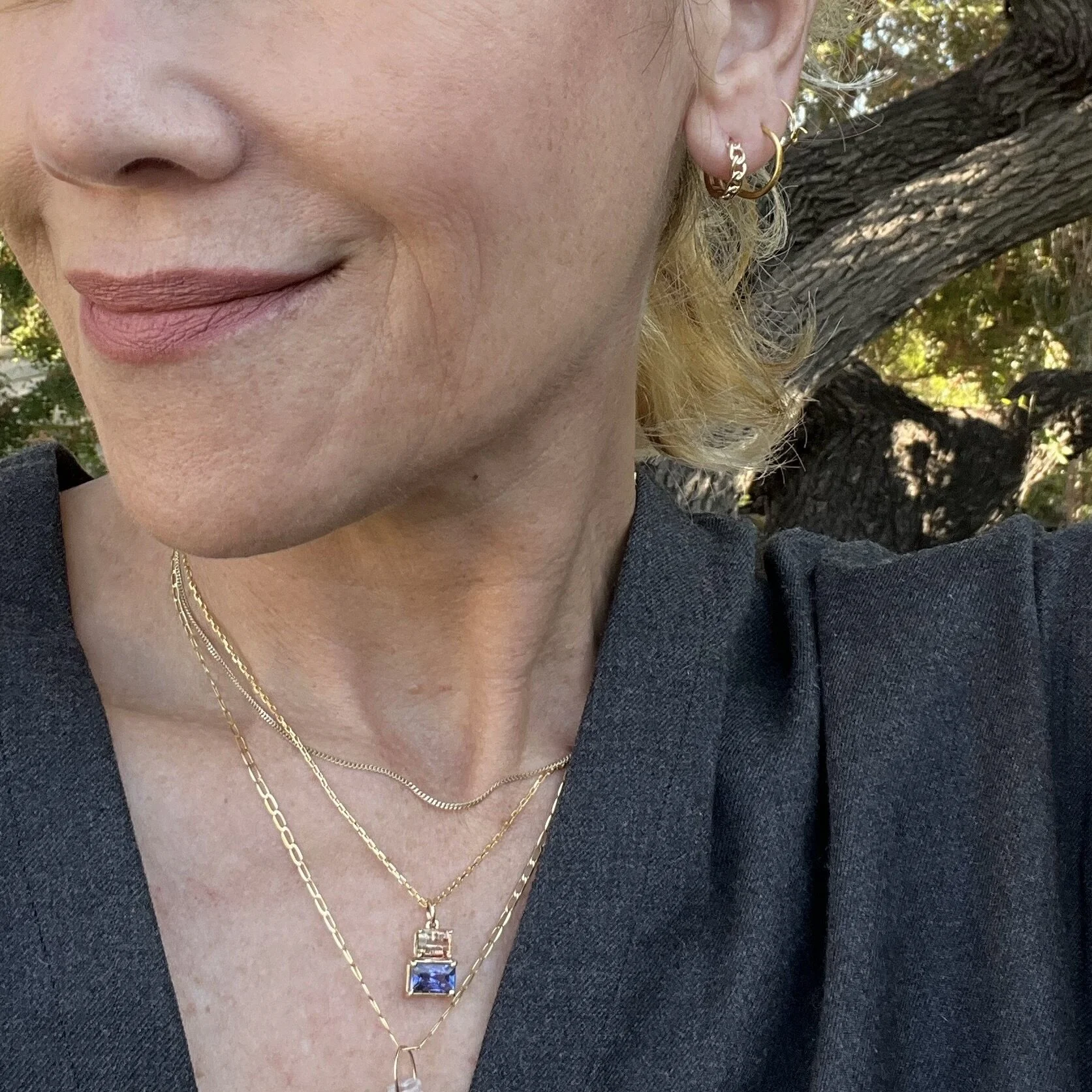 B6979D27-3B37-4AF9-ABE4-B030E785D243