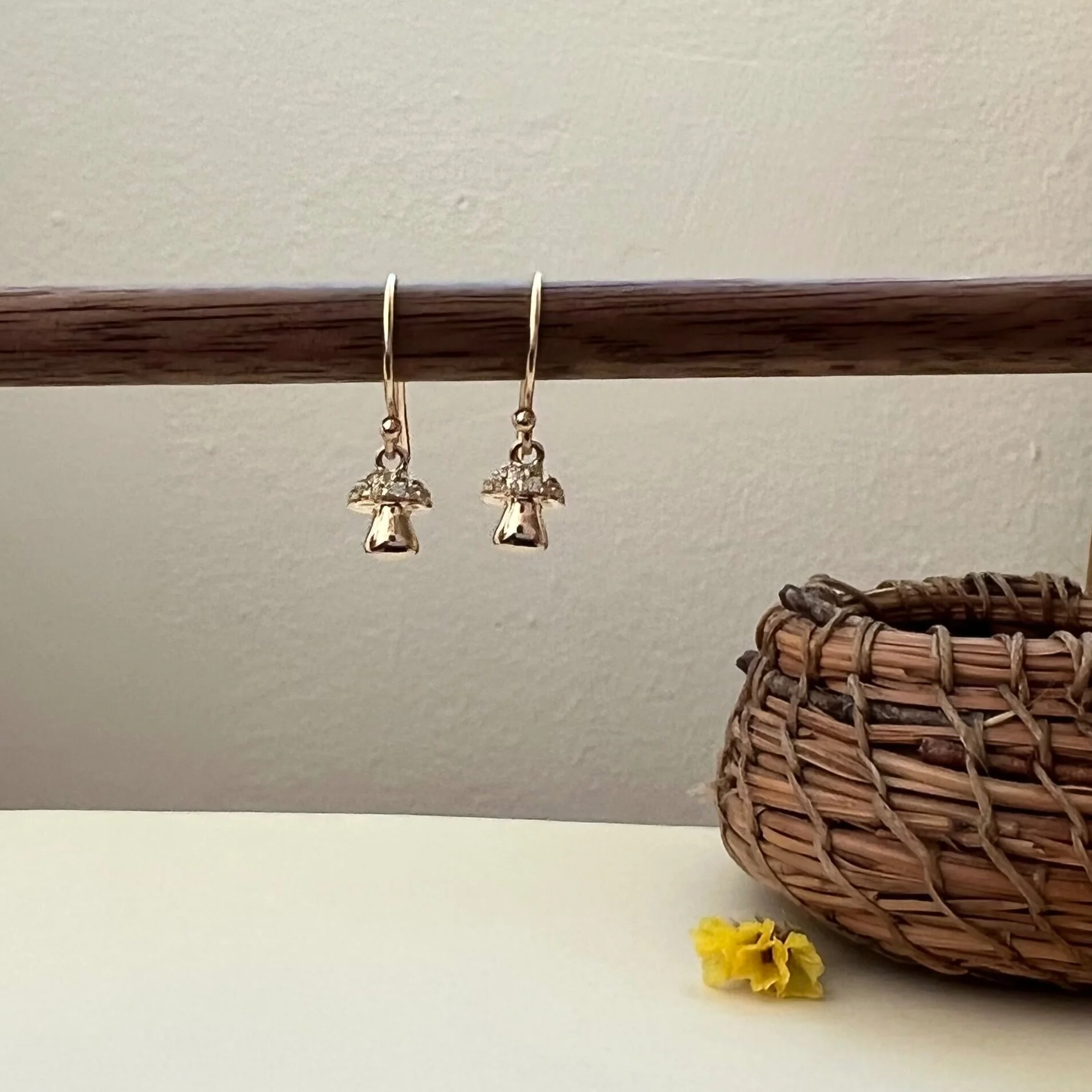 8706AF47-0433-4B4A-81CA-7689671BC74E