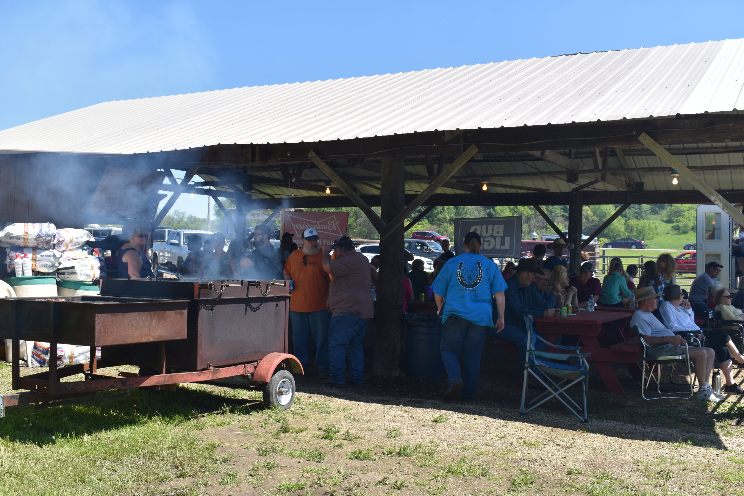  Folks wait for the pulling to begin. 