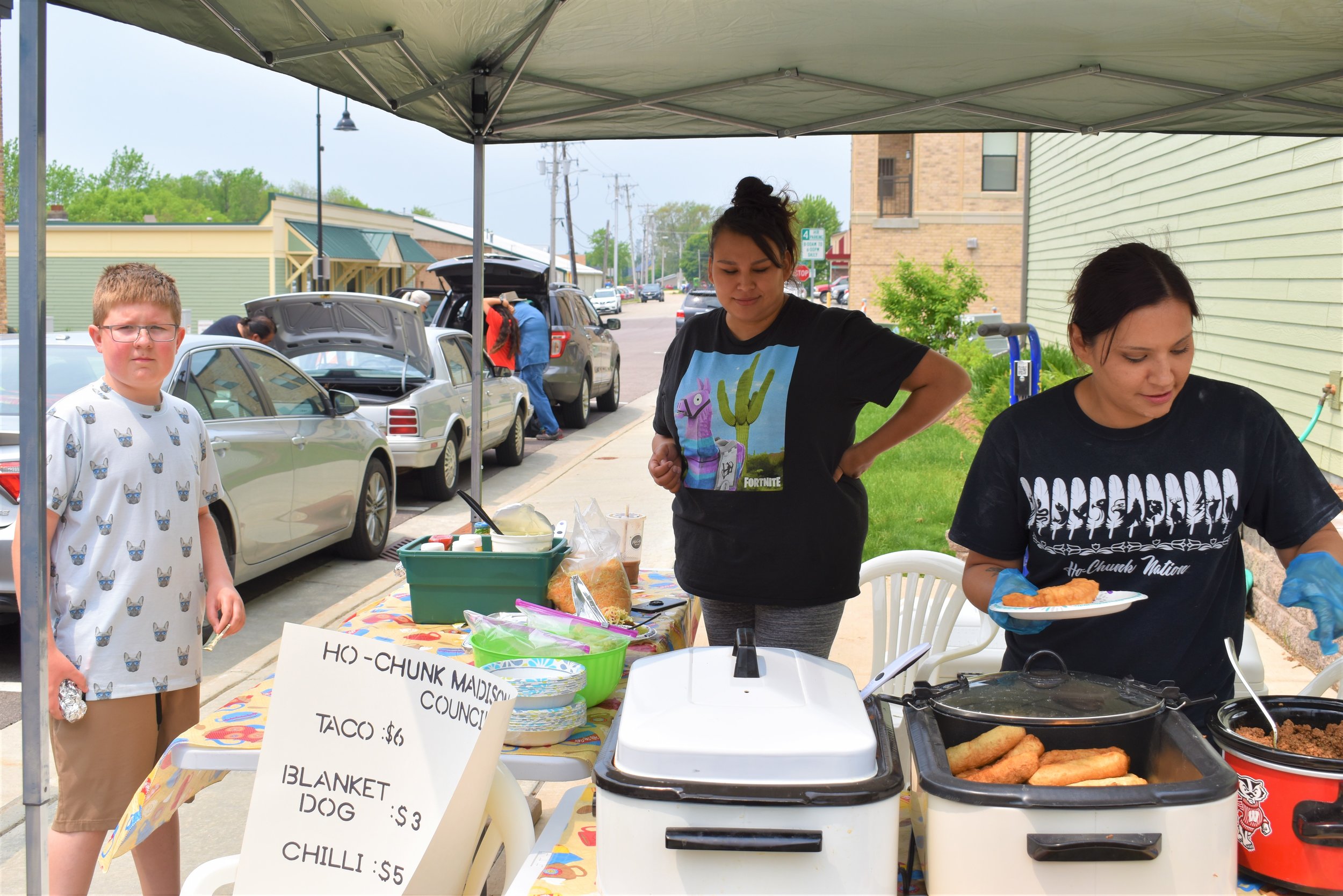 Pictured L to R, Nikki Thundercloud and Heather Hopinkah serve up Indian Tacos and Blanket Dogs