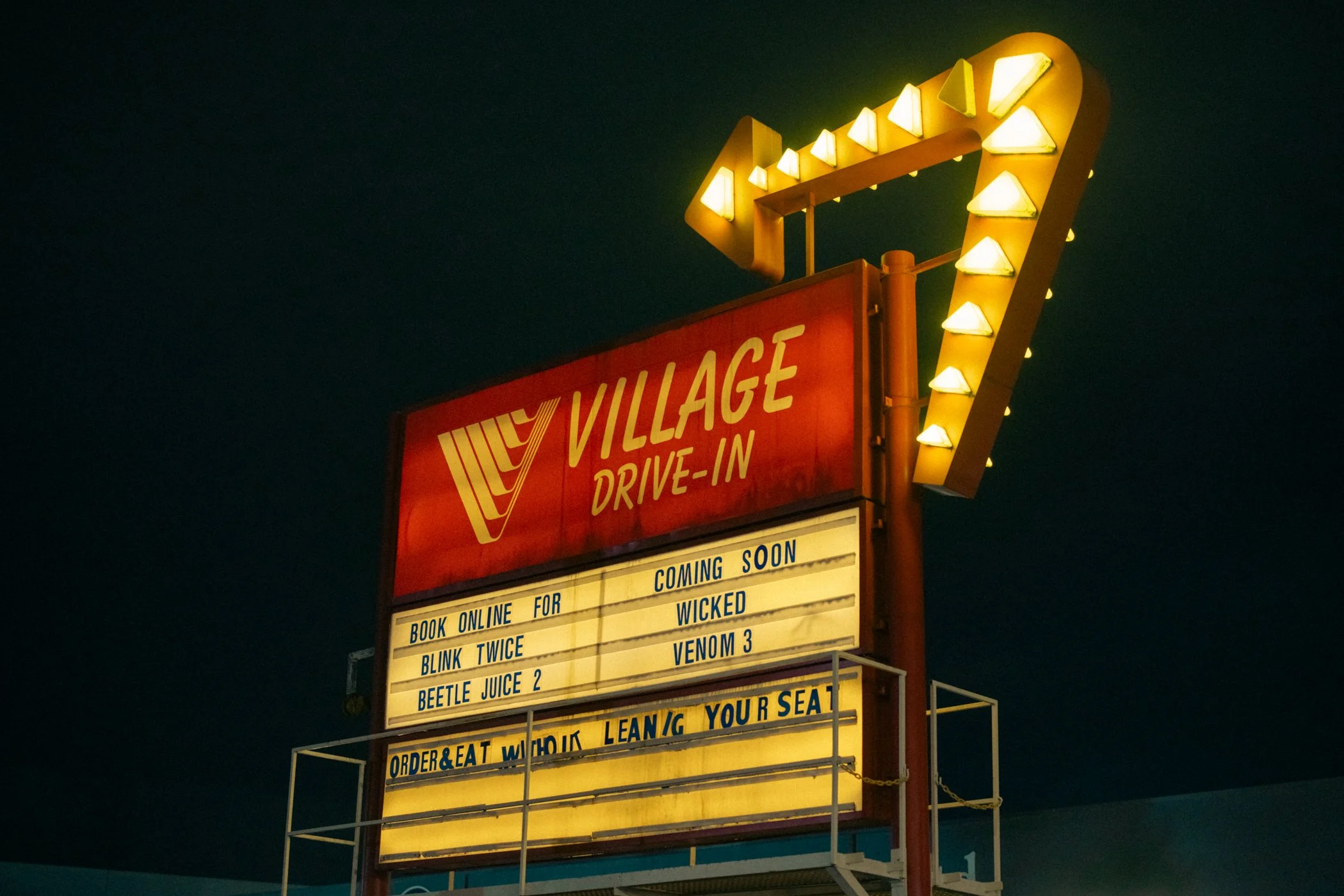 Coburg-Drive-Inn-Sign-Charlie-Kinross-LR-3610.jpg