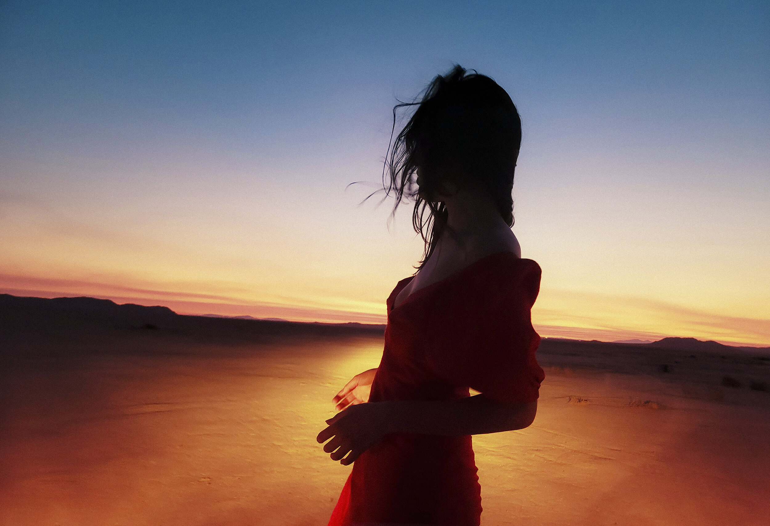 2 - Samsung & WePresent - Neil Krug & Kaiman Kazazian.jpg