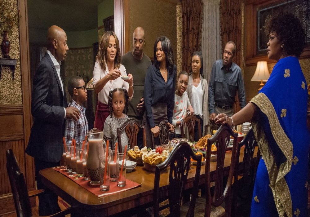 ‘Almost Christmas’: An Unfocused Crescendo Into Brilliant Chaos