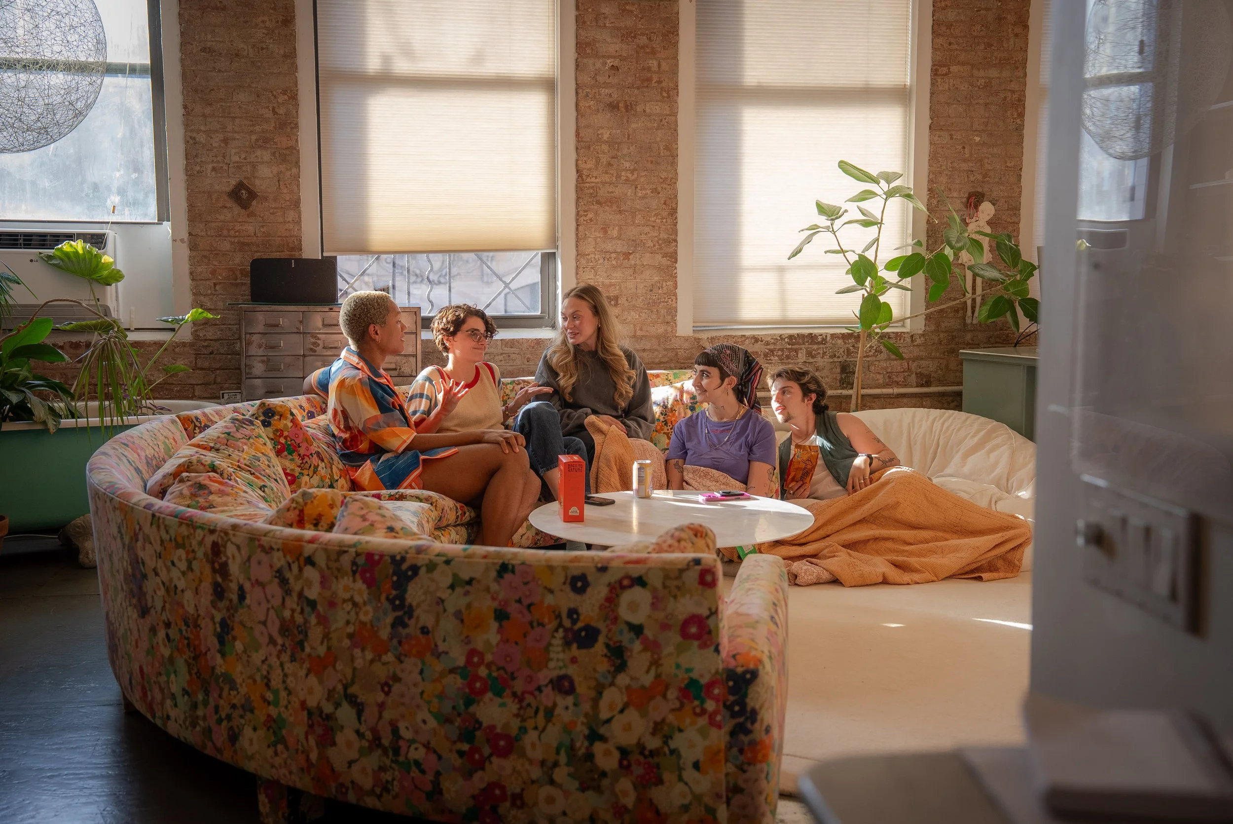 101525-Roomies-S1Ep21-BTS-01612.jpg