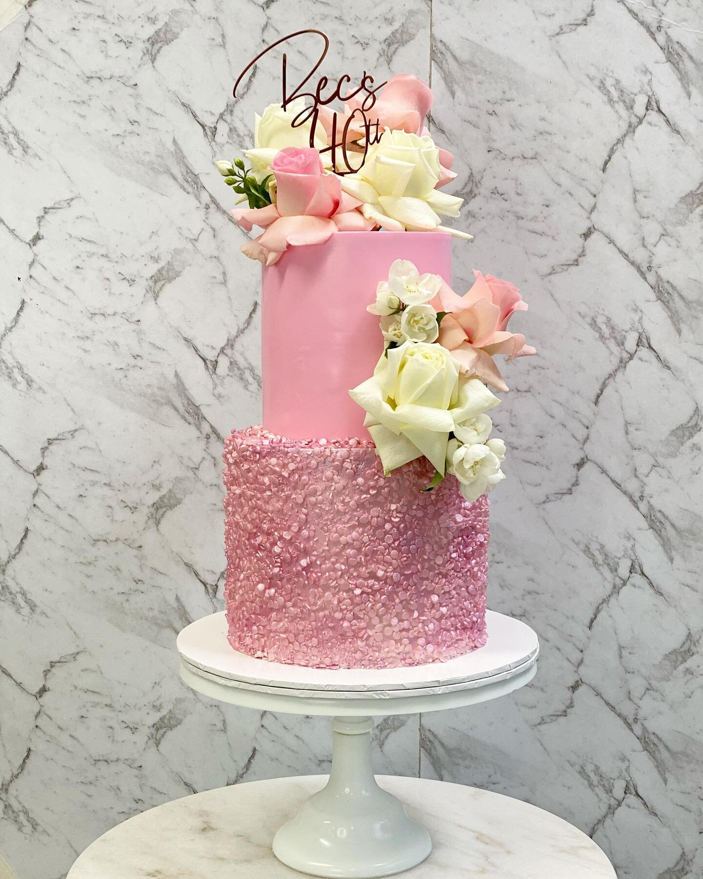 🩷 P I N K 🩷
Loving the different textures &amp; colours on this one 😍

Flowers: @werribeestationflorist 
Topper: @ukitlaserdesign 
.
.
.
.
#cake #cakes #cakestagram #cakesofig #cakesinsta #cakesofinstagram #instacake #instacakes #igcakes #igdaily 