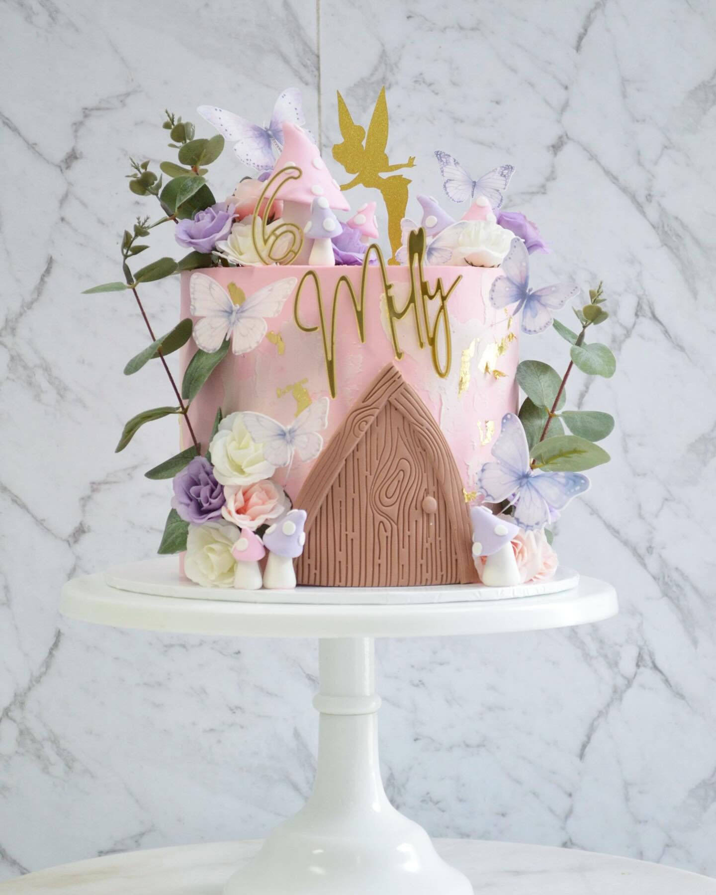 🩷 F A I R Y  G A R D E N 🩷
How gorgeous is this cake for Milly&rsquo;s 6th birthday?! 😍

Toppers: @ukitlaserdesign 
Butterflies: @zaharibydina 
.
.
.
.
#cake #cakes #cakestagram #cakesofig #cakesofinstagram #fairy #fairies #fairycake #birthdaycake