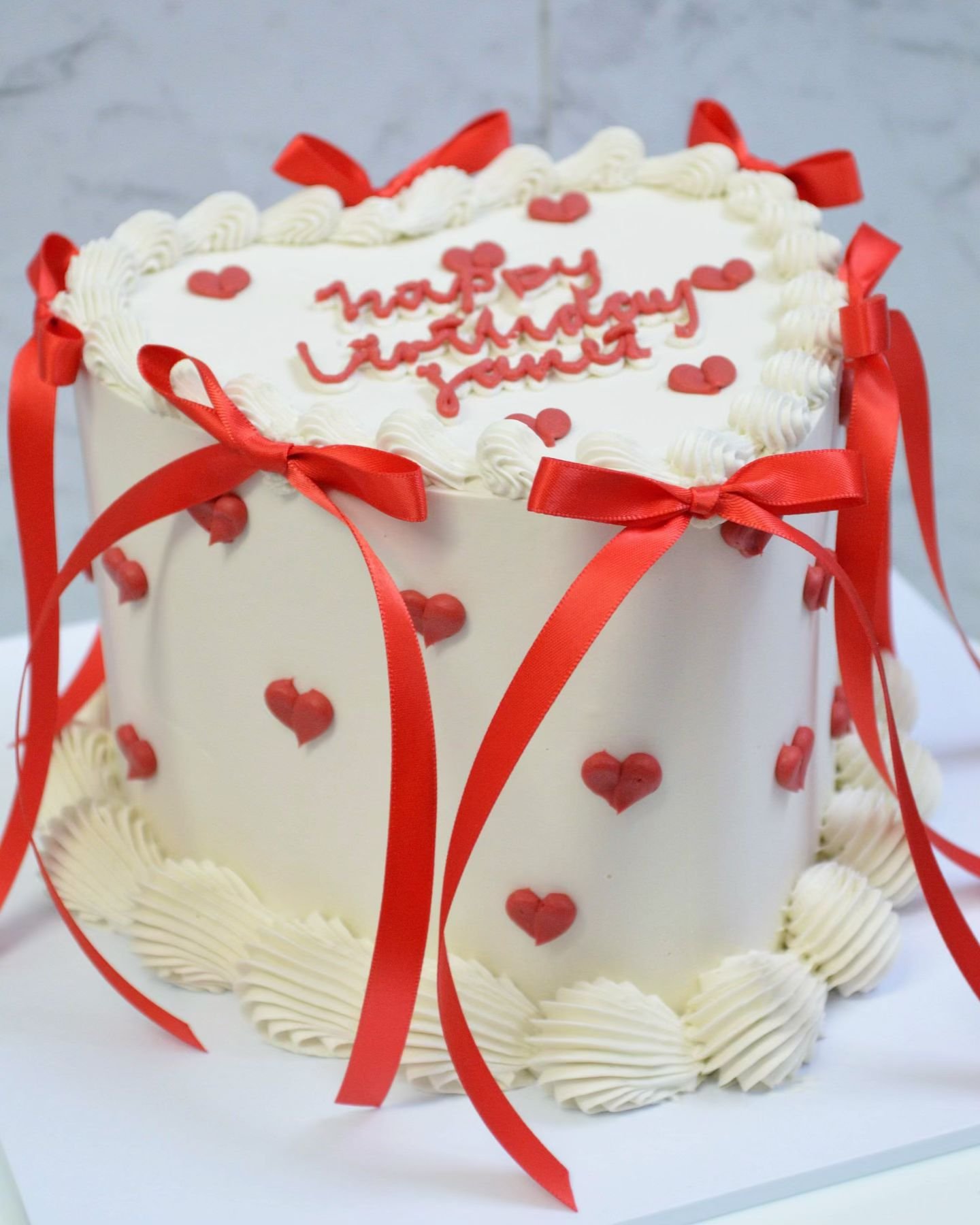 🎀❤️
Bows and Hearts for this little cake 😍
.
.
.
.
.
#cake #cakes #cakestagram #cakesofig #cakesofinsta #cakesofinstagram #instacake #instagood #igcake #igcakes #igdaily #cakesdaily #cakeoftheday #melbourne #melbournecakes #cakesofmelbourne #minica