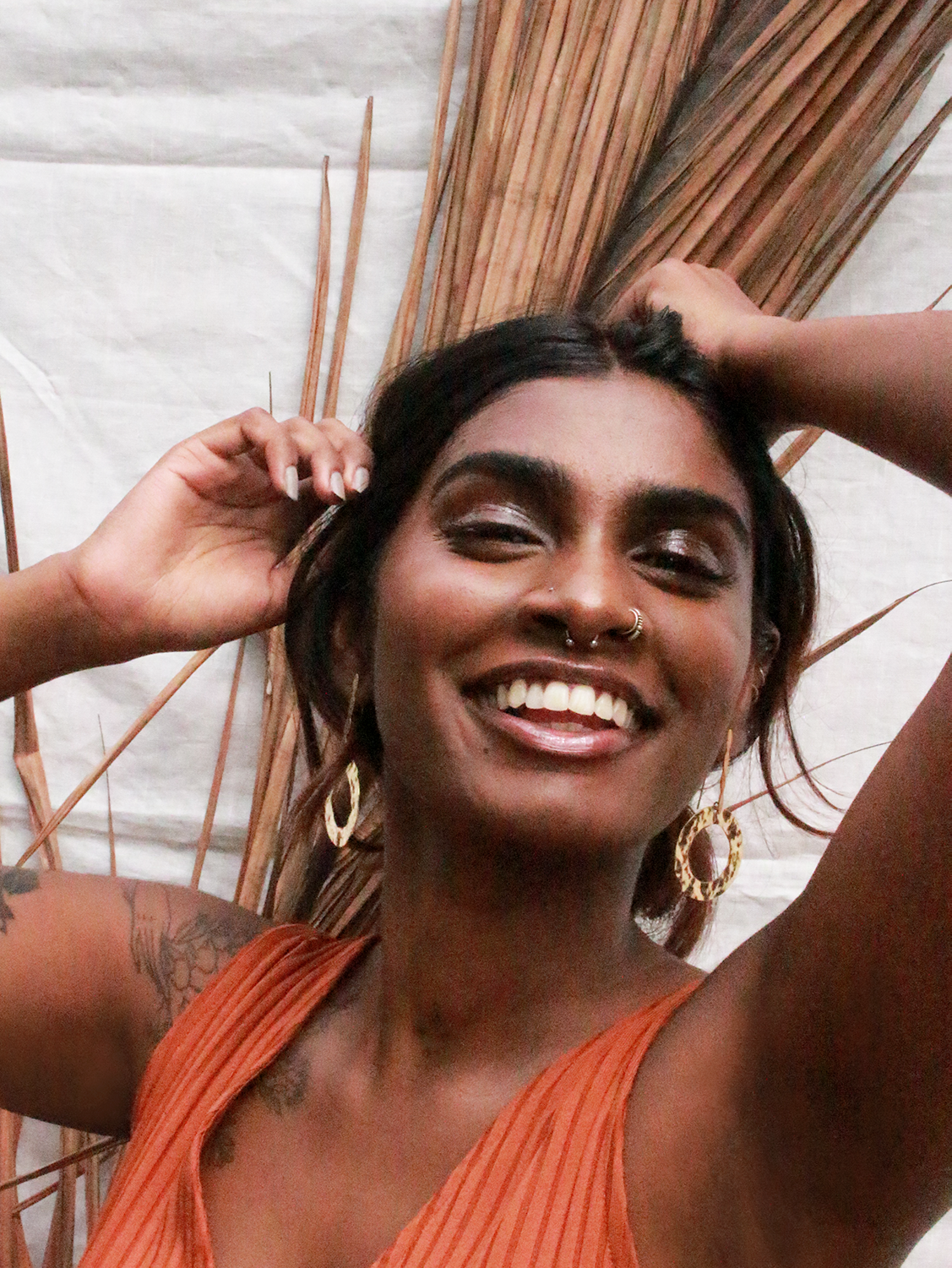AlmedianEarrings-FullFacedModelShot-1.png