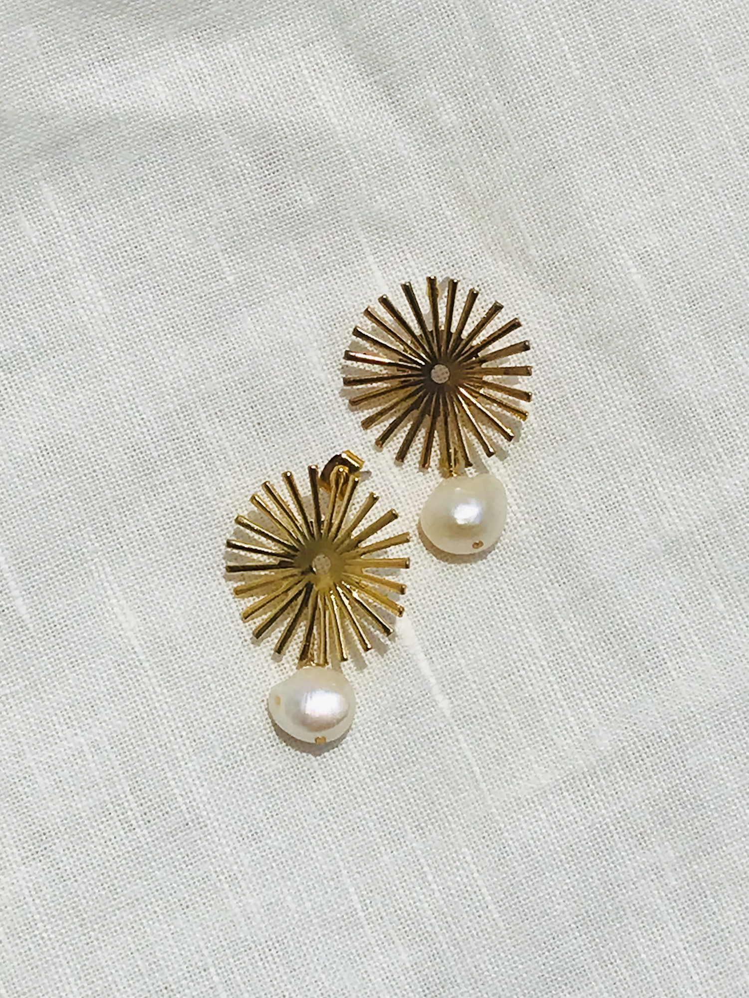 SunnyPearlEarrings-ProductShot-1.png