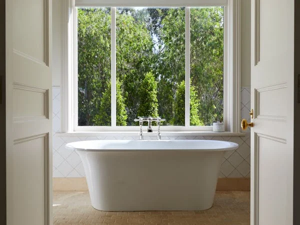 LeMasBathroom.jpg