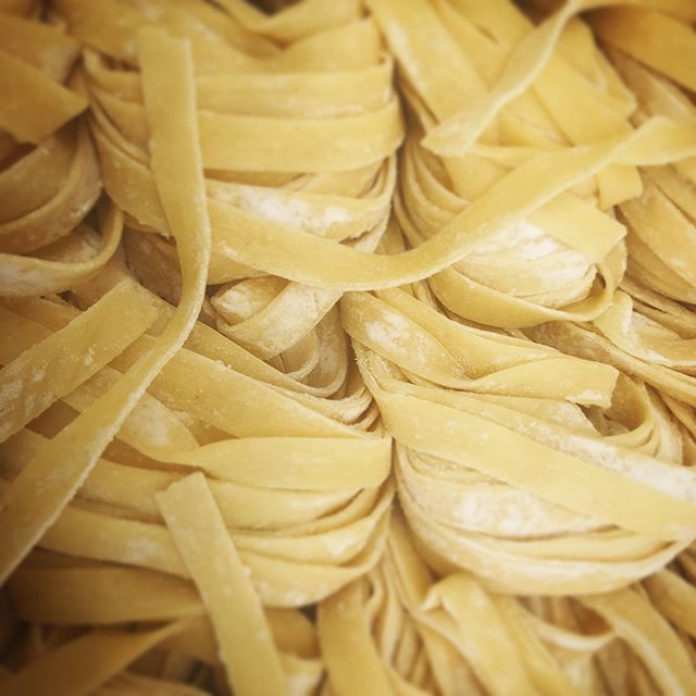Free fresh pasta alert!  Come visit Tamara @mtalbertmarket  This morning she has beautiful fresh fettucine to give away with every @lauthentique_charcuterie purchase!  Bring your own container or she has reusable ones on hand.  #madeinmtalbert #owneroperator #locallove #localproduce