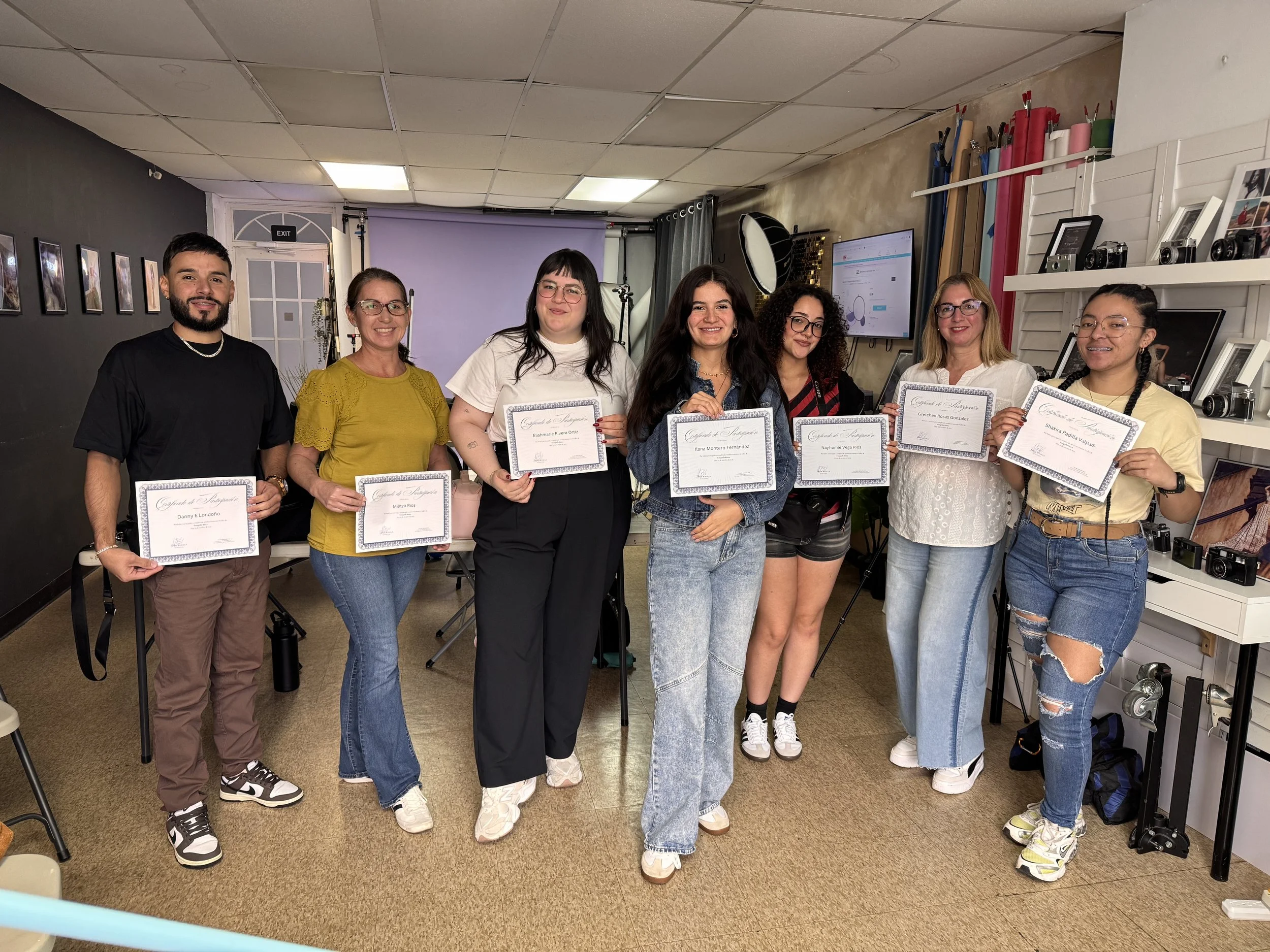 estudiantes en clases de fotografía