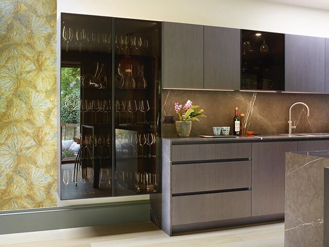 Another shot of this beautiful glass cabinet within the context of the kitchen...... 📷 by @rachaels1