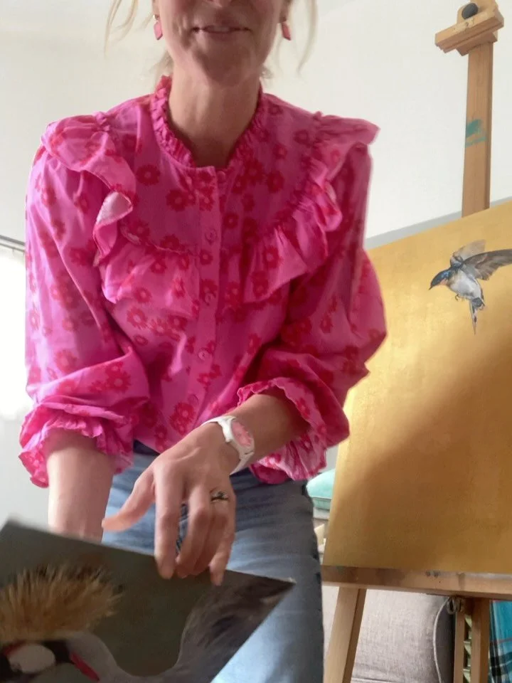 My crested crane is now dry and available for sale so if you see it, like it and want it then please get in touch! 👑 ✨ 

Swipe ➡️ for some stills and full details are on the website&hellip; 

https://www.hannahtreliving.com/originals-shop

#artiston