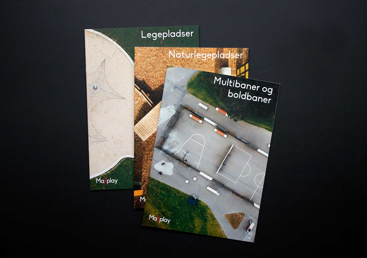 Max Play Designrådgivning, koncept, tilrettelæggelse og layout af tre produkt- og casepublikationer for den danske legepladsproducent Max Play. 