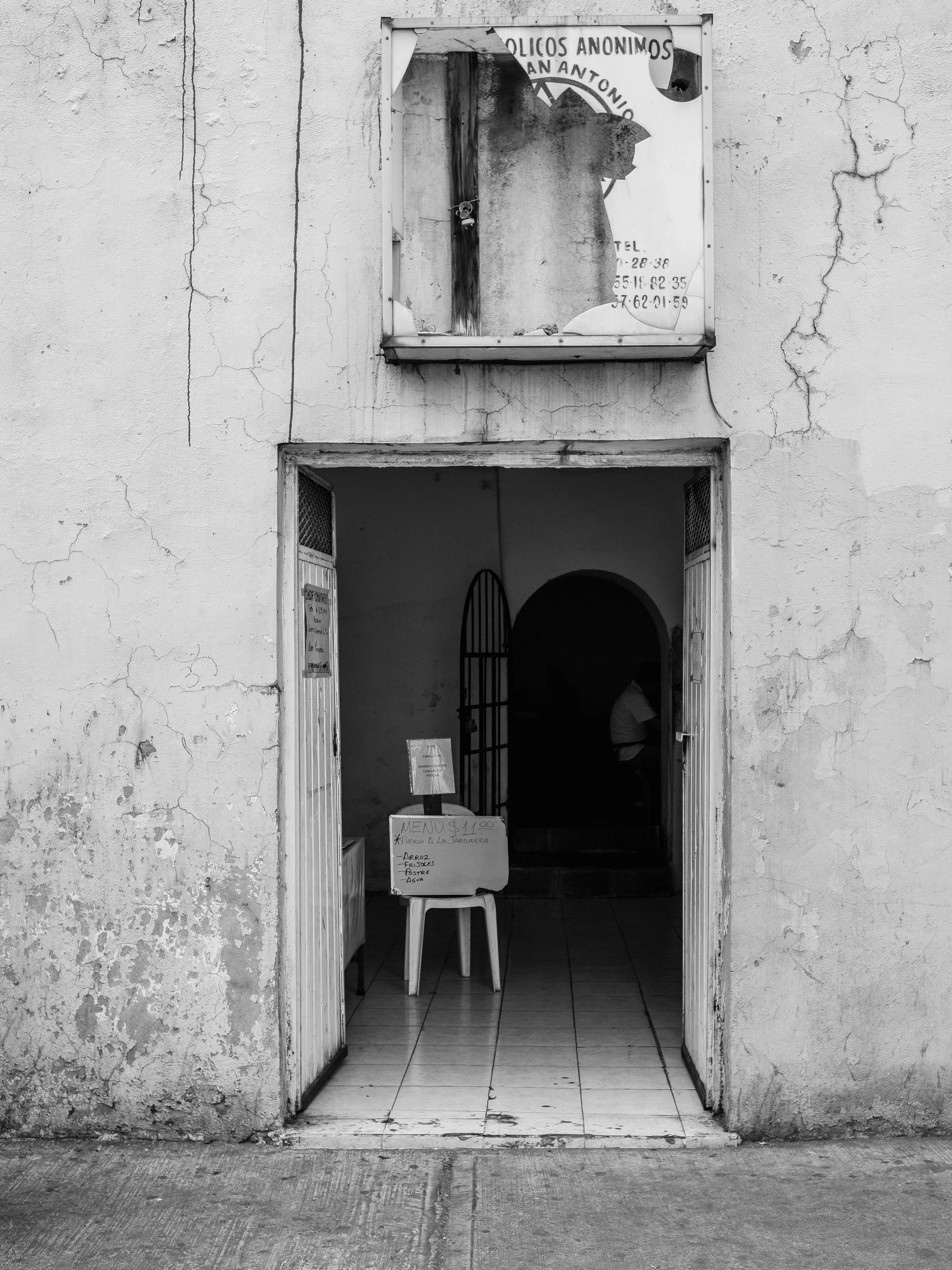 With 11 pesos, you can eat at the canteen. It has been set up in accommodation belonging to the church, and the priest looks after it.