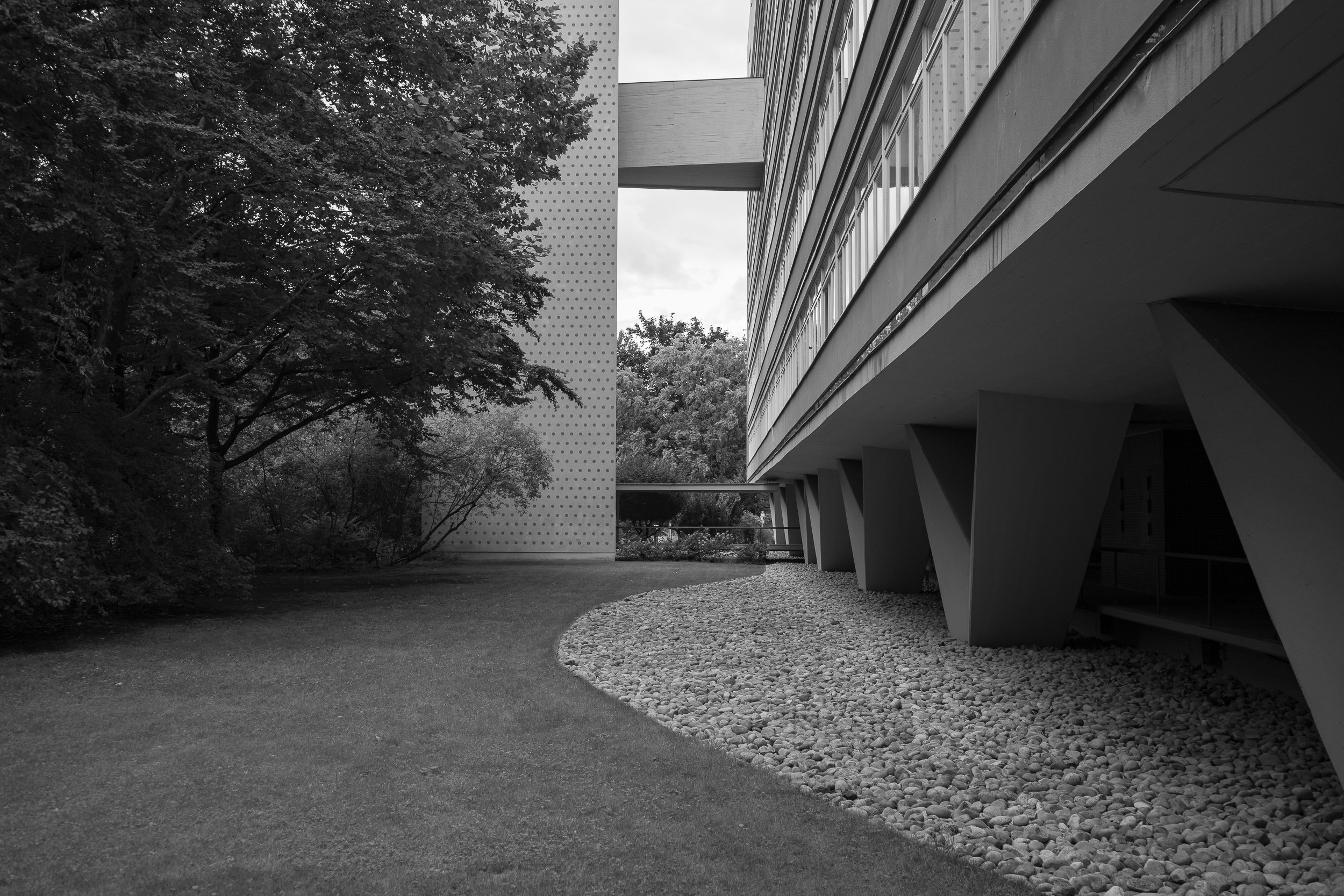 Apartment House / Oscar Niemeyer - Berlin