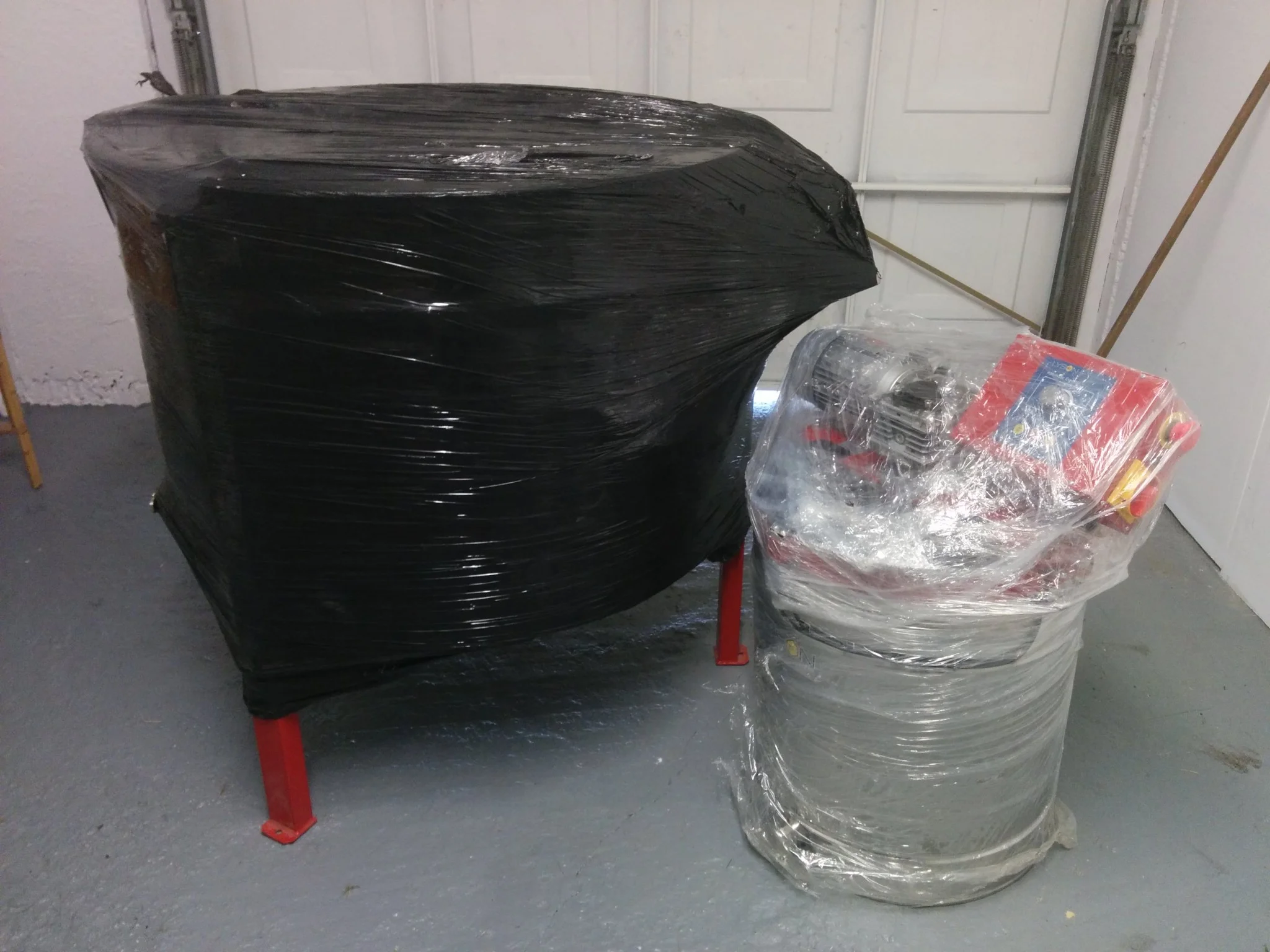 
New honey extractor and creamer arrived  