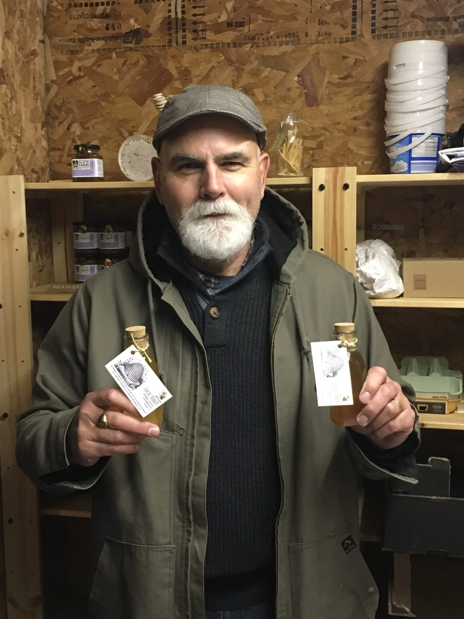 
Fellow beekeeper Steven McNair visits Olly's Farm  