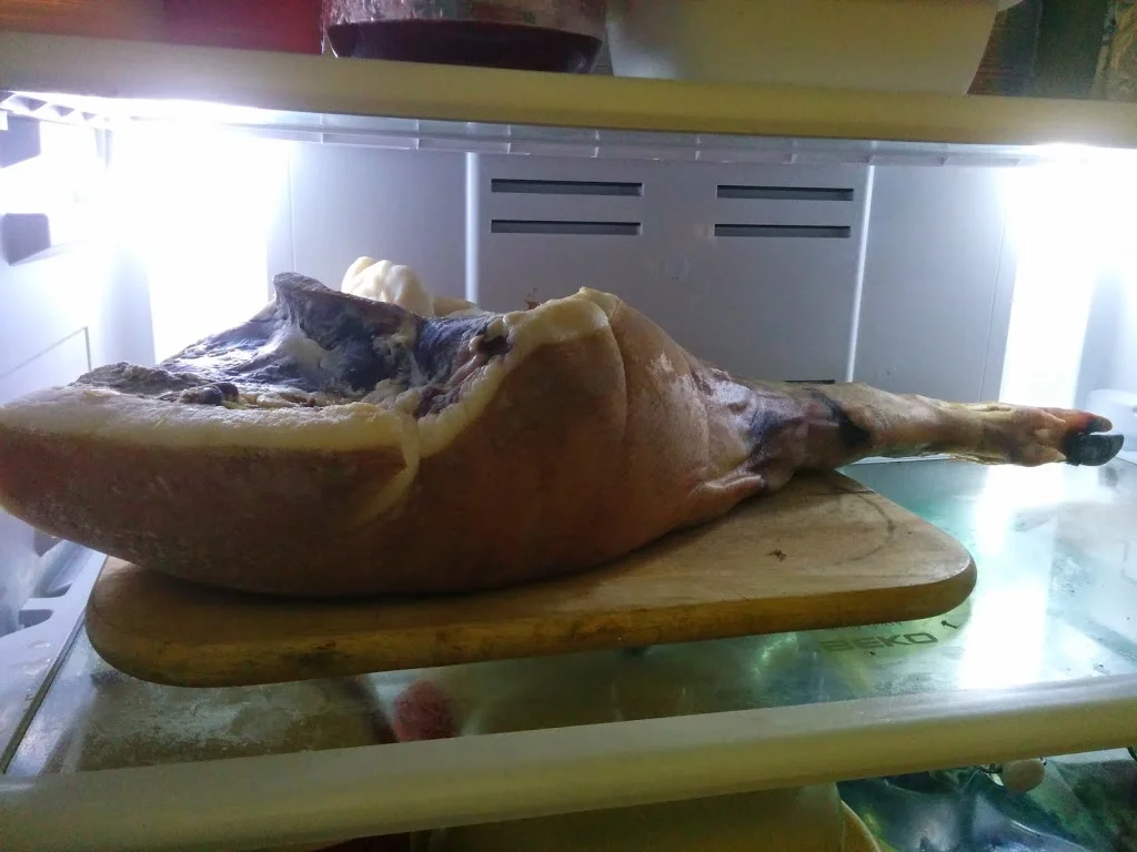 
Ham in the fridge  