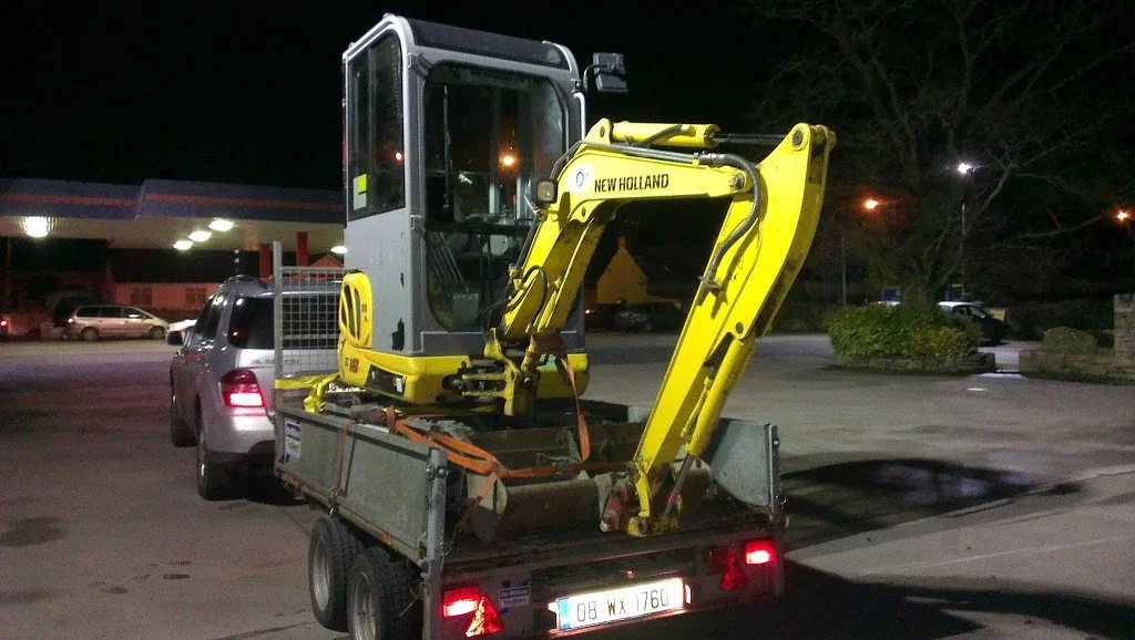 
Arrival of the digger  