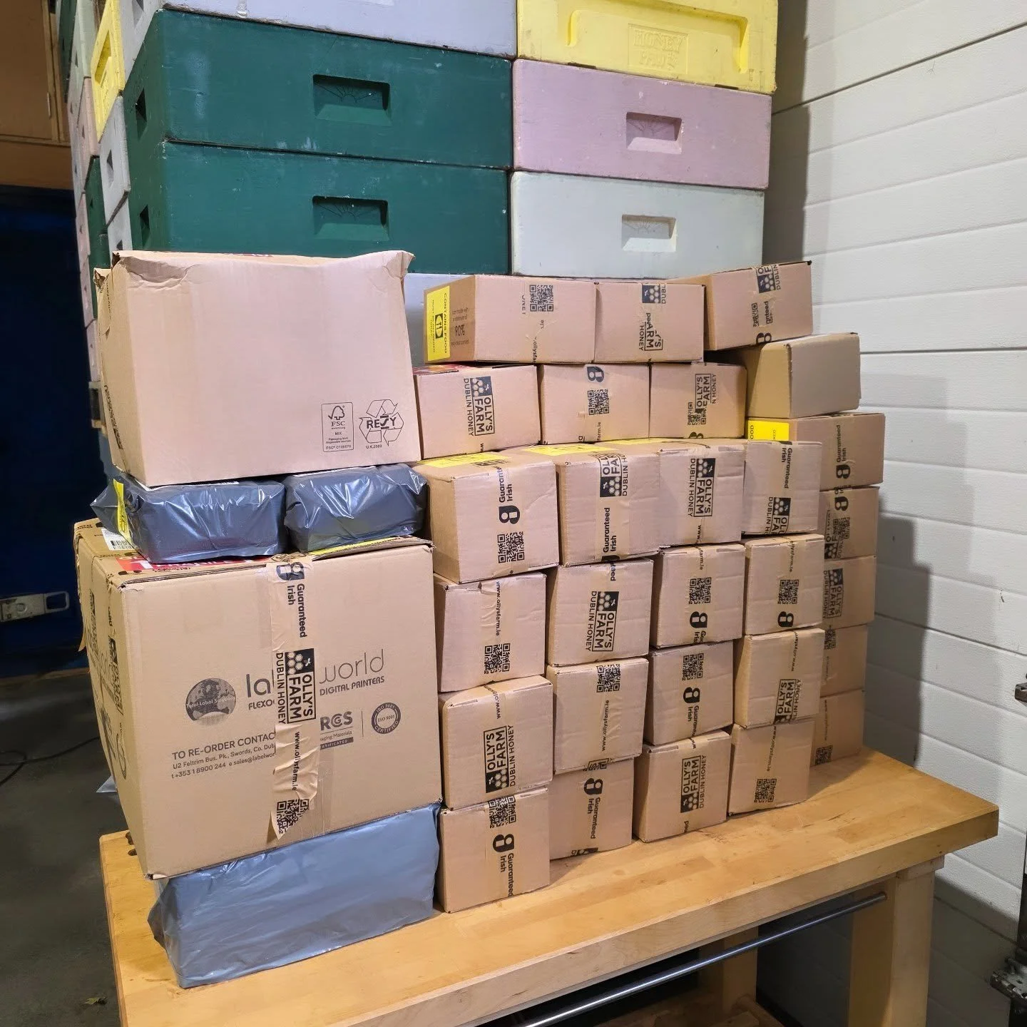 Back last night from a few days away and the first job was to get all these honey orders packed and sent out with the courier today 📦📦📦

All the online orders are now up to date and out for delivery 

Thanks for all the orders and support 😀

Some