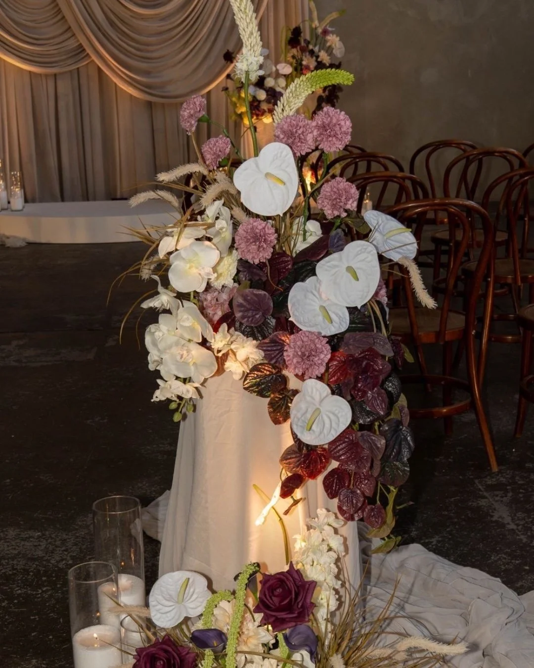 Some pins we loved and saved this week 📌 We still adore moody florals.

📸 @pinterest