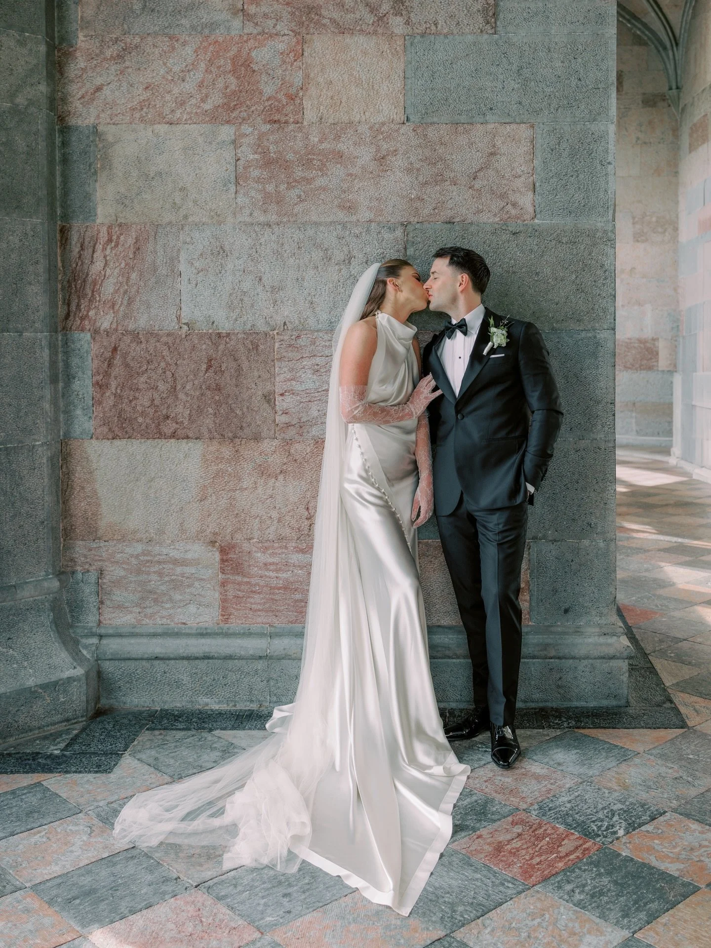 For the bride drawn to modern romance and beautiful detail. 🤍

A little Danielle Frankel inspiration for your feed today. Soft structure, delicate detail and a look that feels quietly striking from every angle.

This is the kind of dress that speaks