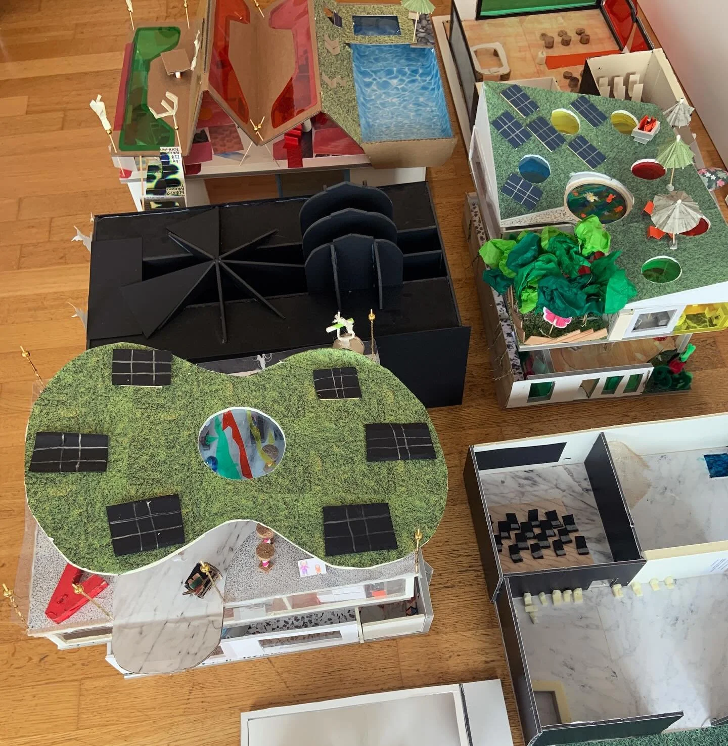23 kinder und jugendliche haben als team spacecake beim architekturwettbewerb zukunft oper mitgemacht. in 3 workshops und diversen werkraummodulen haben wir gemeinsam an mehreren projekten gearbeitet und haben unseren teambeitrag in form zweier model