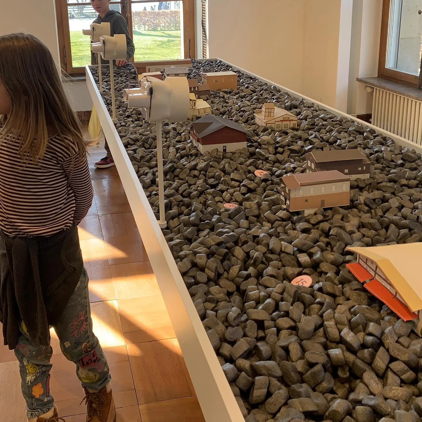 neue entdeckungen zu einem haustyp, der &laquo;altmodisch&raquo; wirkt&hellip;wir beobachten, fragen nach, &auml;ussern unsere eigenen &uuml;berlegungen und reflektieren gemeinsam das gesehene&hellip;
*
*
*
#museum #neu #alt #ideen #konzepte #entw&uu