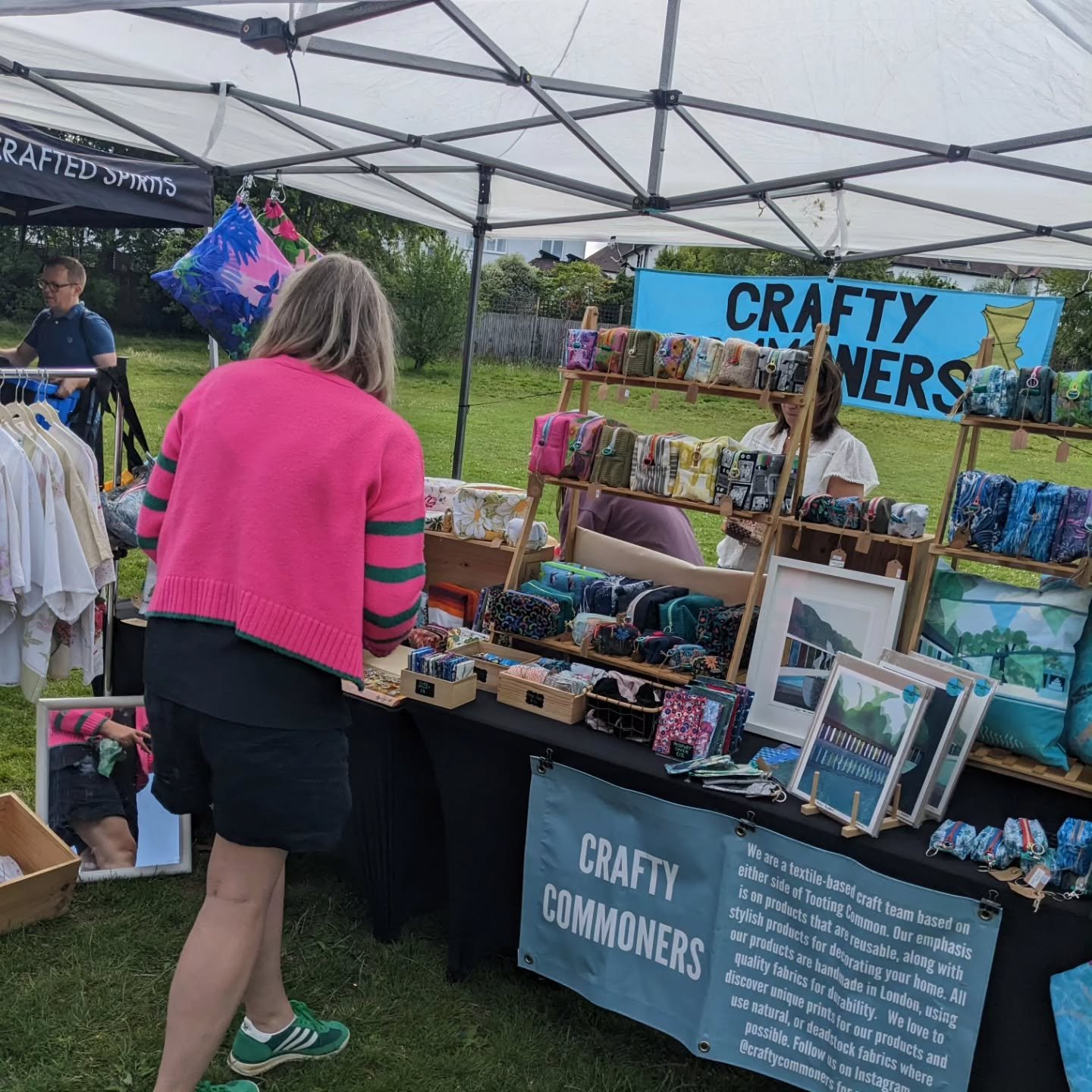 It's heating up and we're ready for you, Tooting!!
Pop along this afternoon to see what lovely stuff is on offer at our Summer Market... We're at the pavilion until 4pm... Can't wait to see you! 

#sundayafternoon 
#woodfieldpavilion 
#summermarket 
