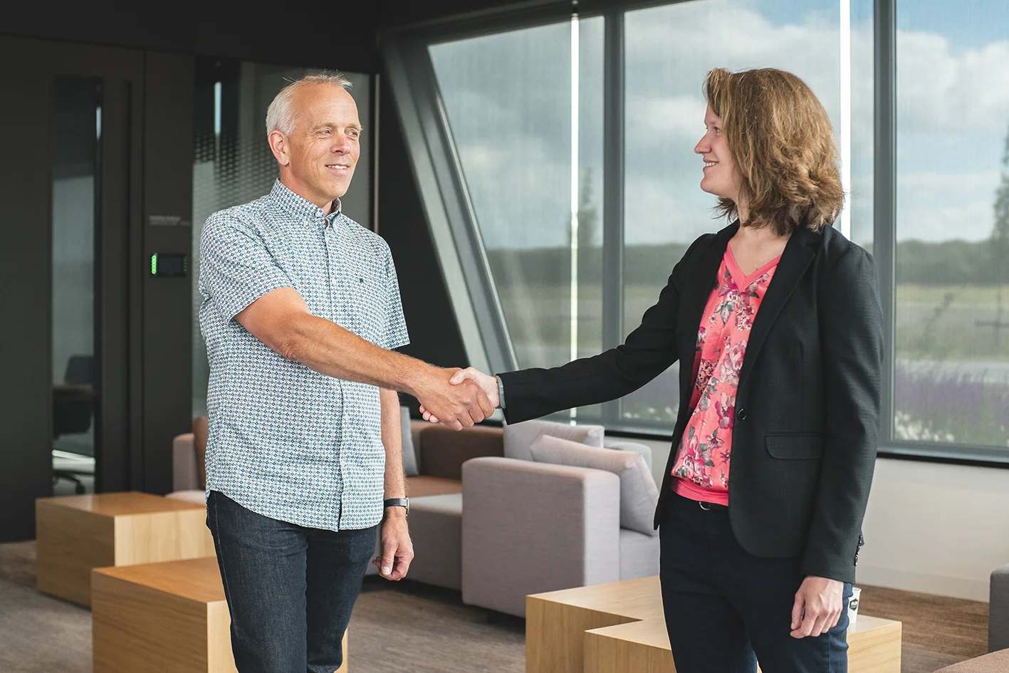 Niek van Belzen (Lead Analytical Technology Manager DOW Chemical) en Evelyn de Meyer (PhD student Universiteit Gent)