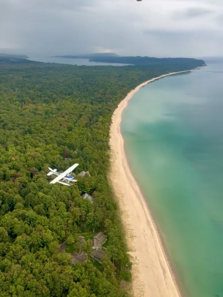 Michigan Seaplane cloud chasers. ☁️ #GetWetFlySeaplanes 

📞 248-752-7602 
📍41D Michigan Seaplane Base 

#MichiganSeaplane #FlightSchool #MurphyRebel #Cessna172 #AmphibFloatPlane