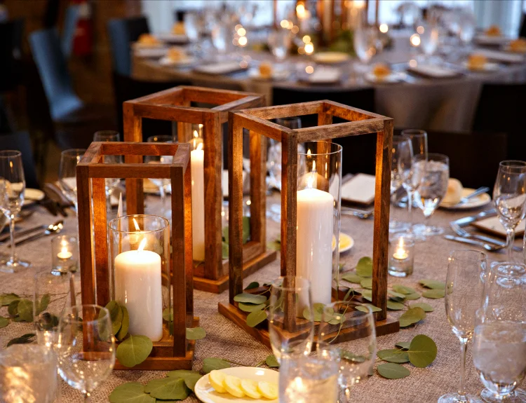 0b08c529-jaime-costiglio-wedding-lanterns-1-750.jpg