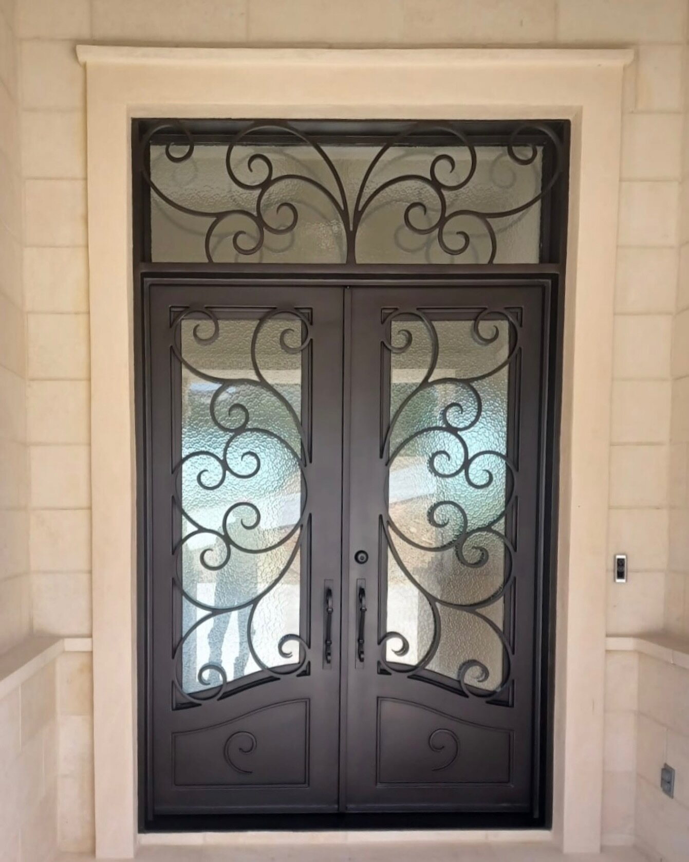 Today&rsquo;s Door Installation features Iron Door Design :
S A N  J O S E ⚜️ 
~Double Door with Window Transom 
~Aquatex Glass 

Contact us to schedule your free in-home visit ✍🏻
📞 210-651-3201 📧 sales@sanmarcosgroup.com

#transformationtuesday
.