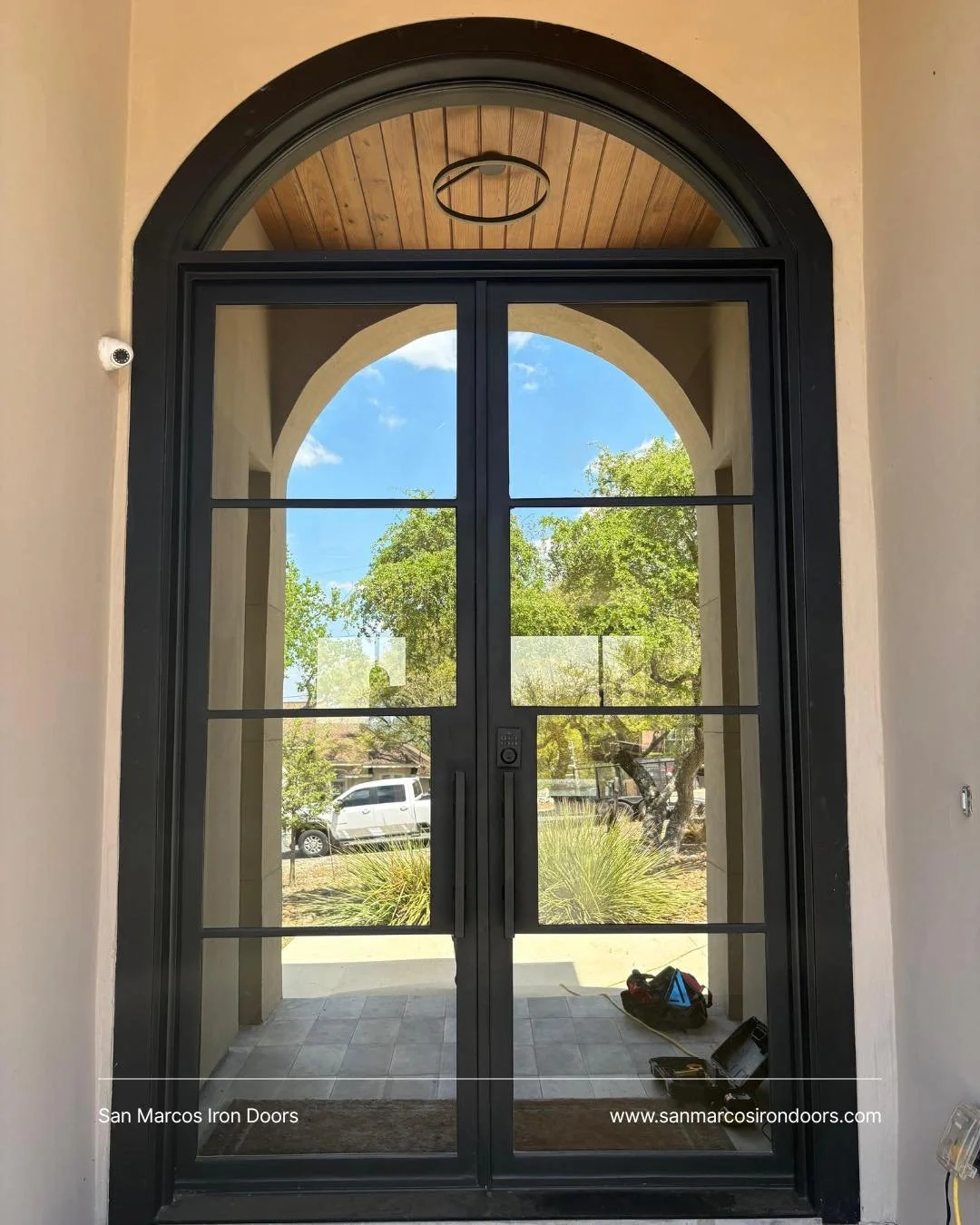 Framing more than an entry, this is the first impression done right 🖤✨

Clean lines, arched top, and built to elevate every custom build from the moment you walk up.

#IronDoors #CustomHomes #BuilderFriendly #LuxuryEntry #ModernDesign
