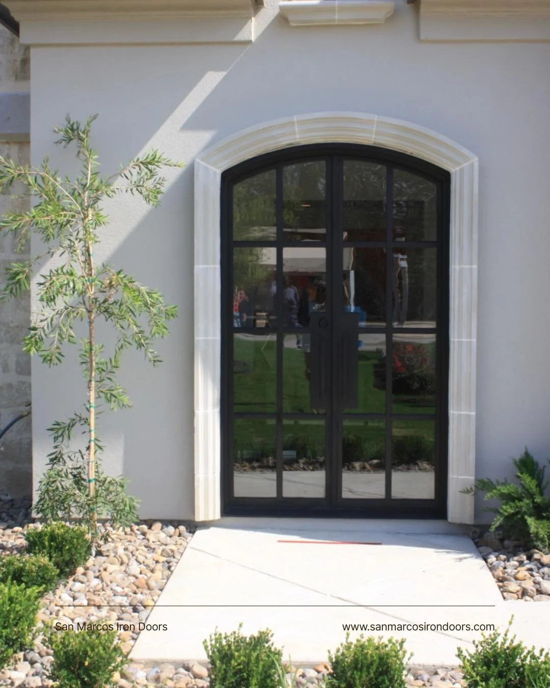 Framed in elegance, built in iron.
This arched beauty brings timeless design and modern strength together, because your first impression should feel unforgettable.

Step into custom. Step into yours. 🖤

#IronDoors #LuxuryEntryway #CustomHomes #SanMa