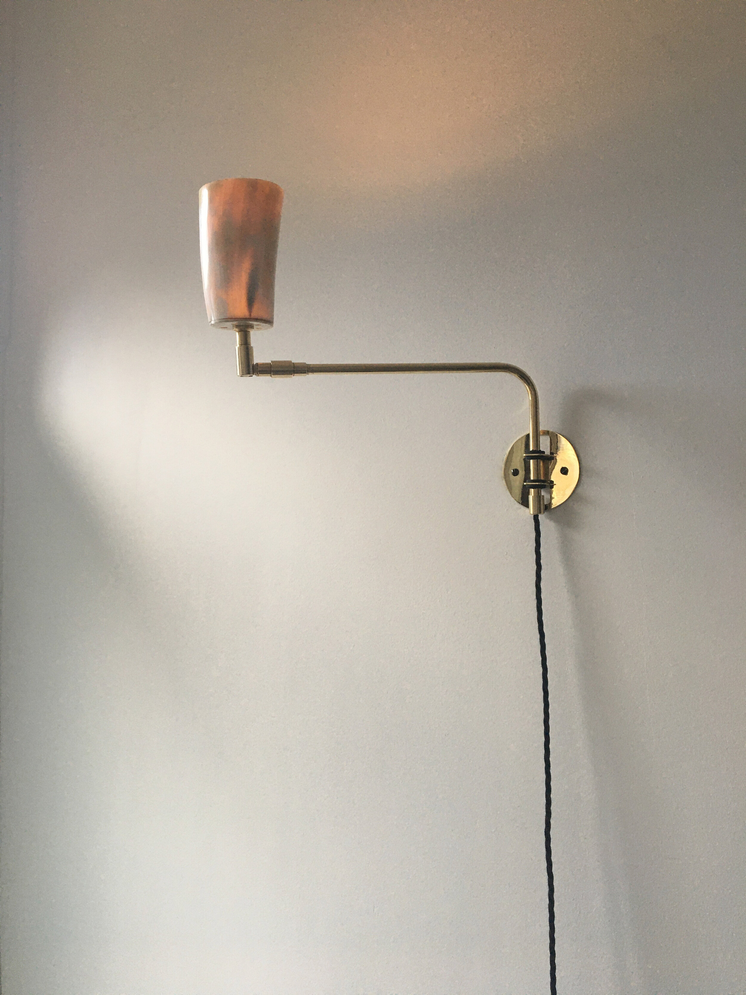 horn wall light non chased in pointing up.jpg