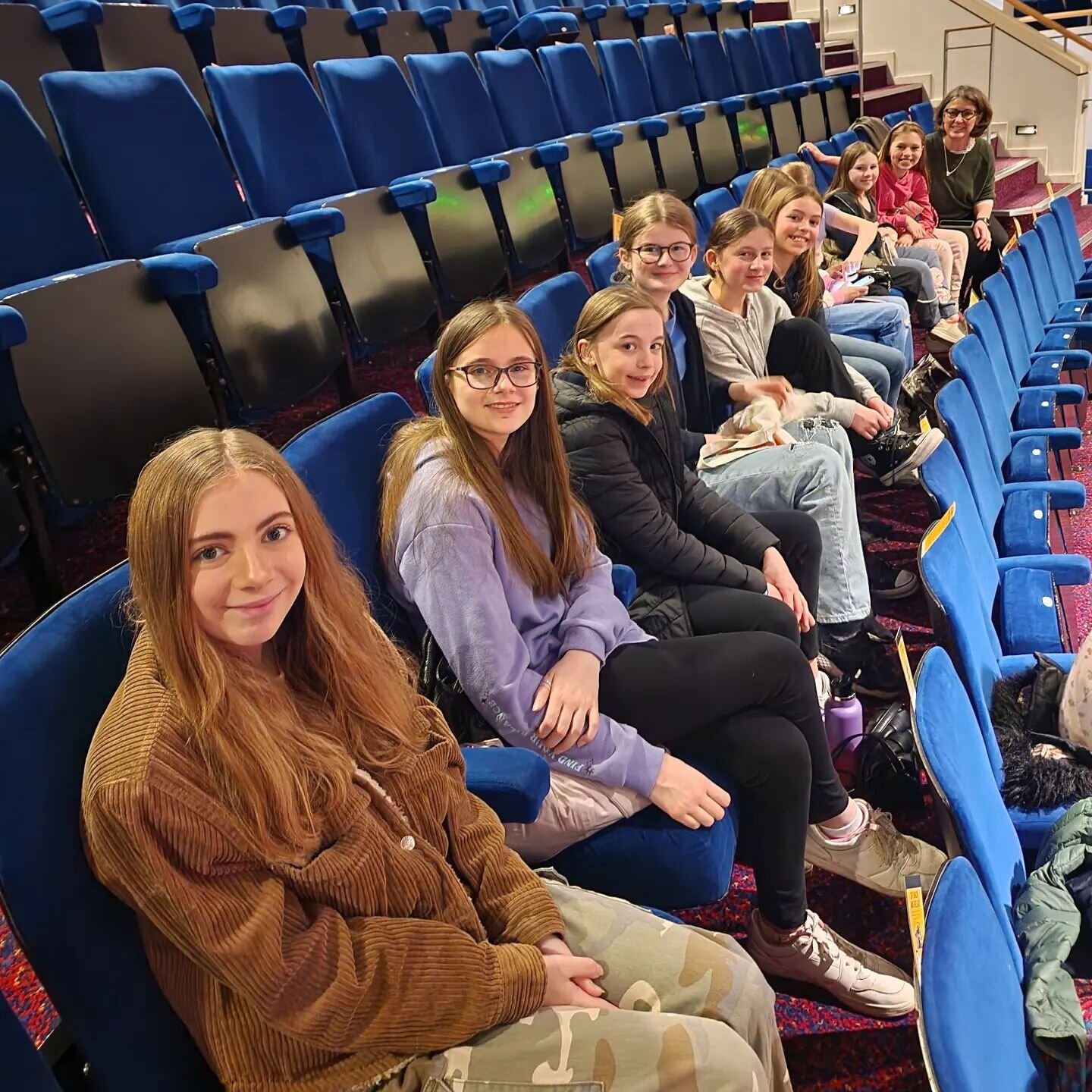 We had a Nanfans outing to the Nutcracker last Sunday.

We had a lovely afternoon with some of our Grade 4 and 5 girls and spotted a few other Nanfans dancers there too! 🩰