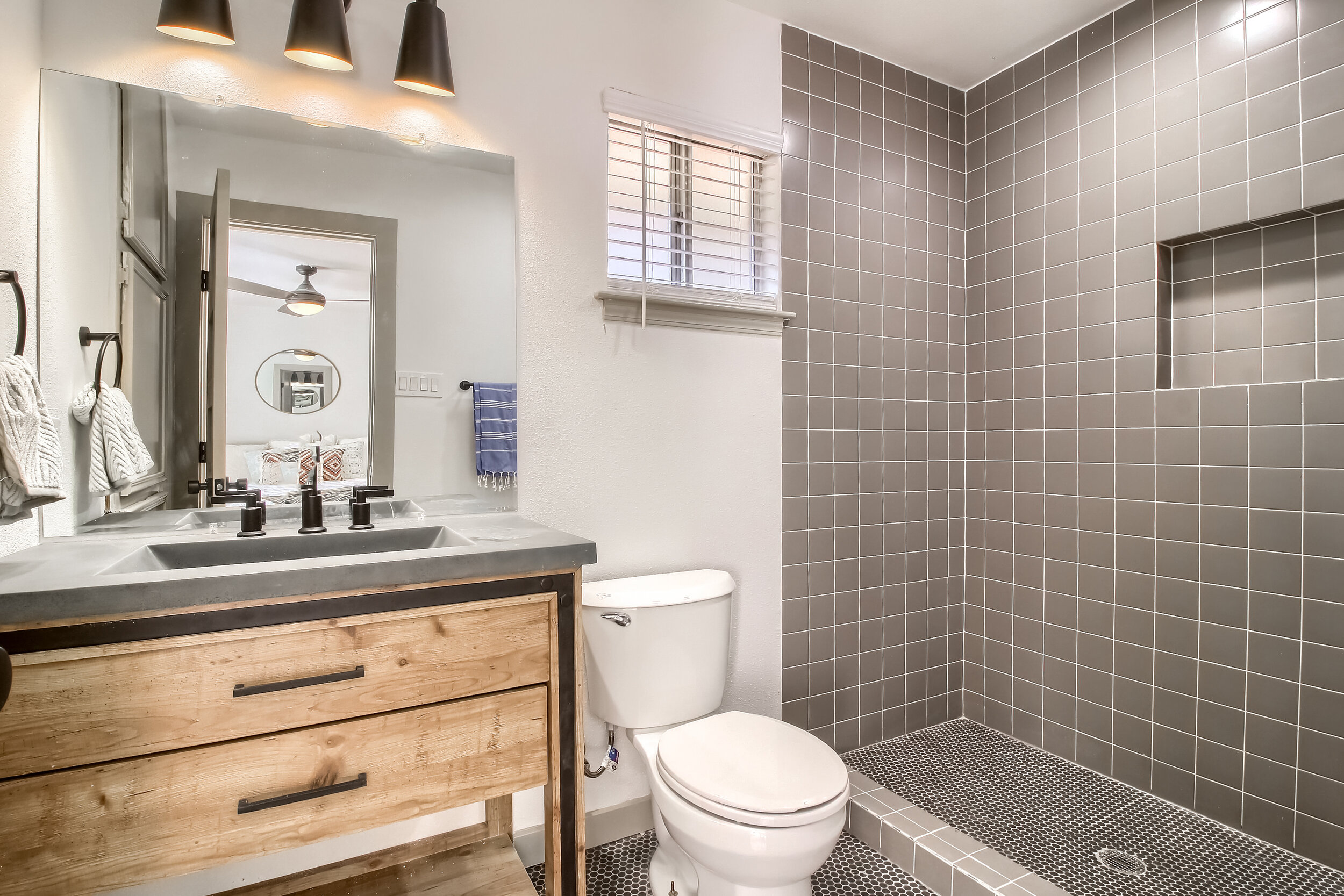 05_Master_Bathroom_IMG_7301.JPG