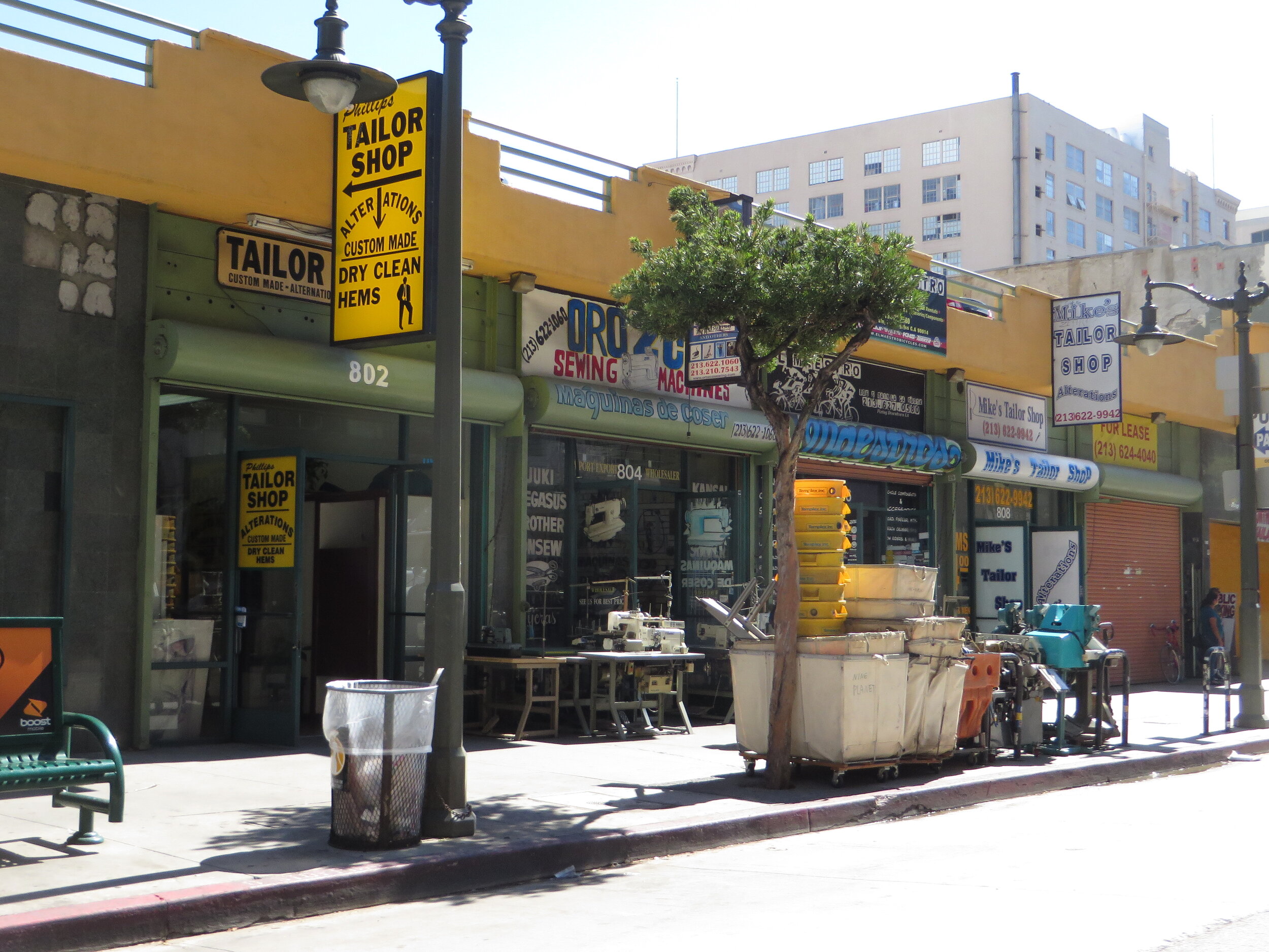 How technology helps hollow out the middle class