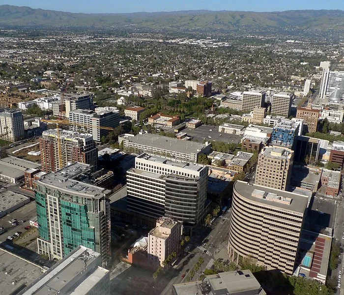☆ Libertarian Brian Holtz makes his case against land use restrictions