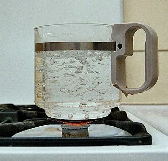 330px-Kochendes_wasser02.jpg