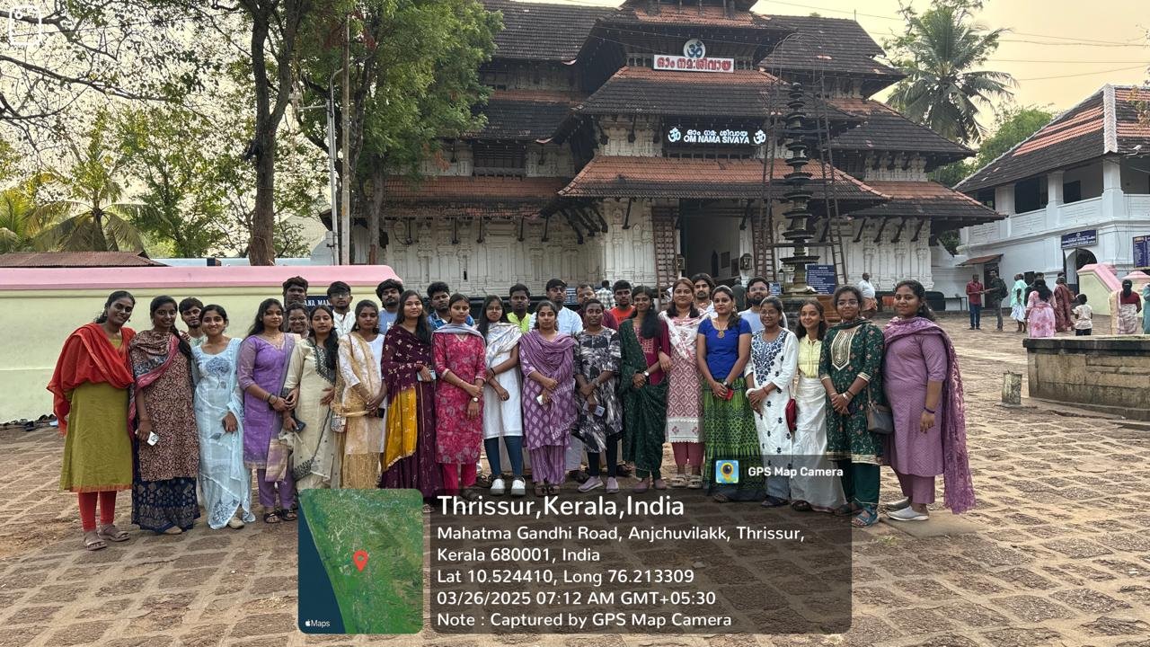 1 Sree Vadakkumnathan Temple, Kerala.jpeg